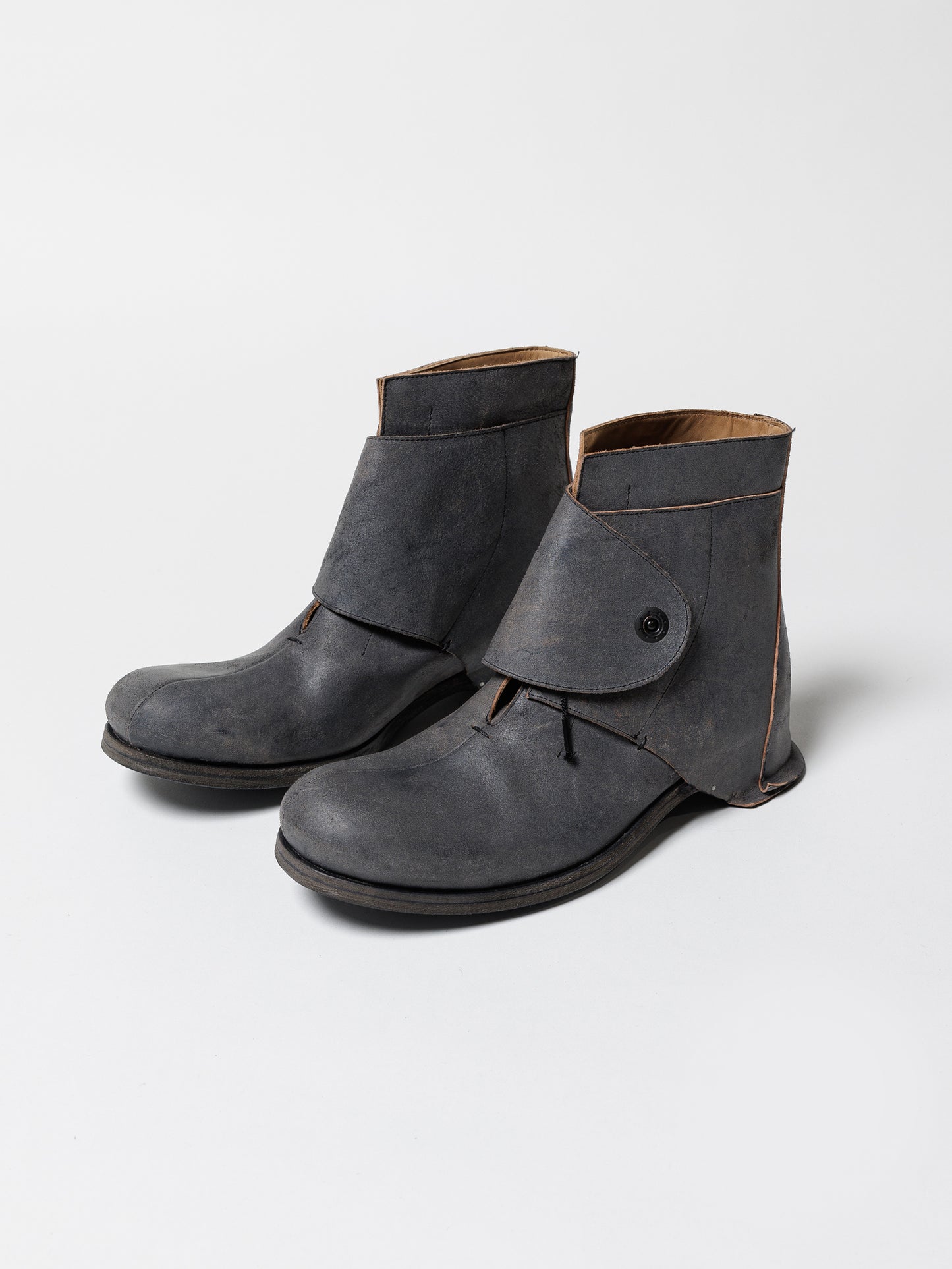 
                  
                    [ISO] camel leather boots
                  
                