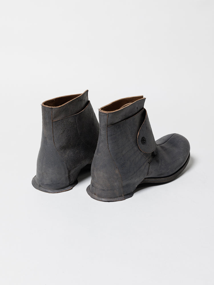 
                  
                    [ISO] camel leather boots
                  
                