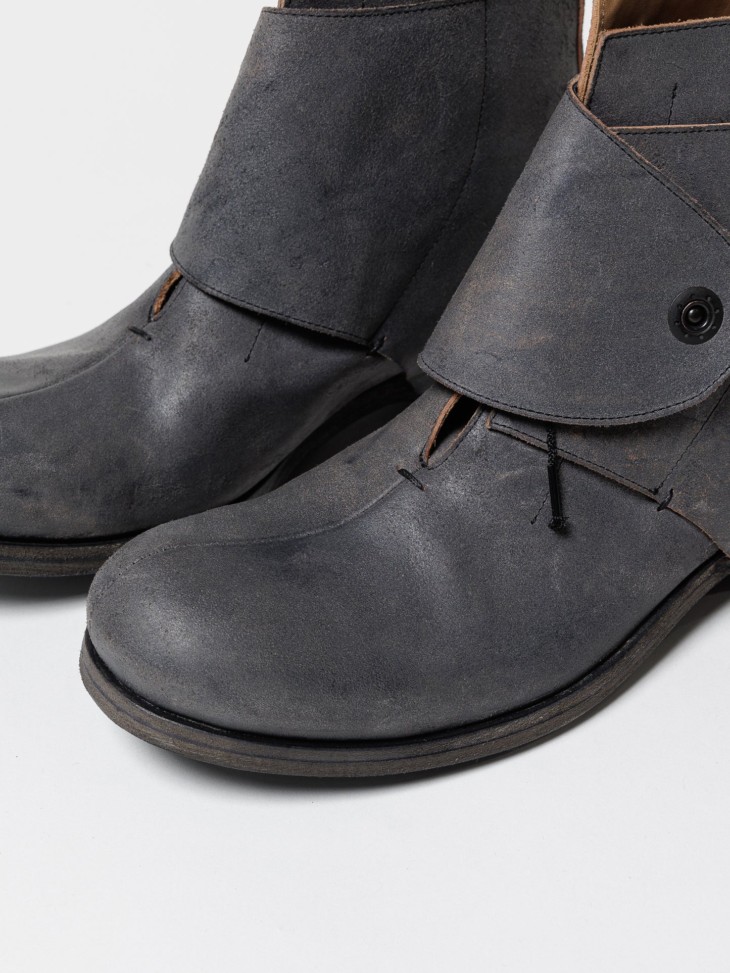 
                  
                    [ISO] camel leather boots
                  
                