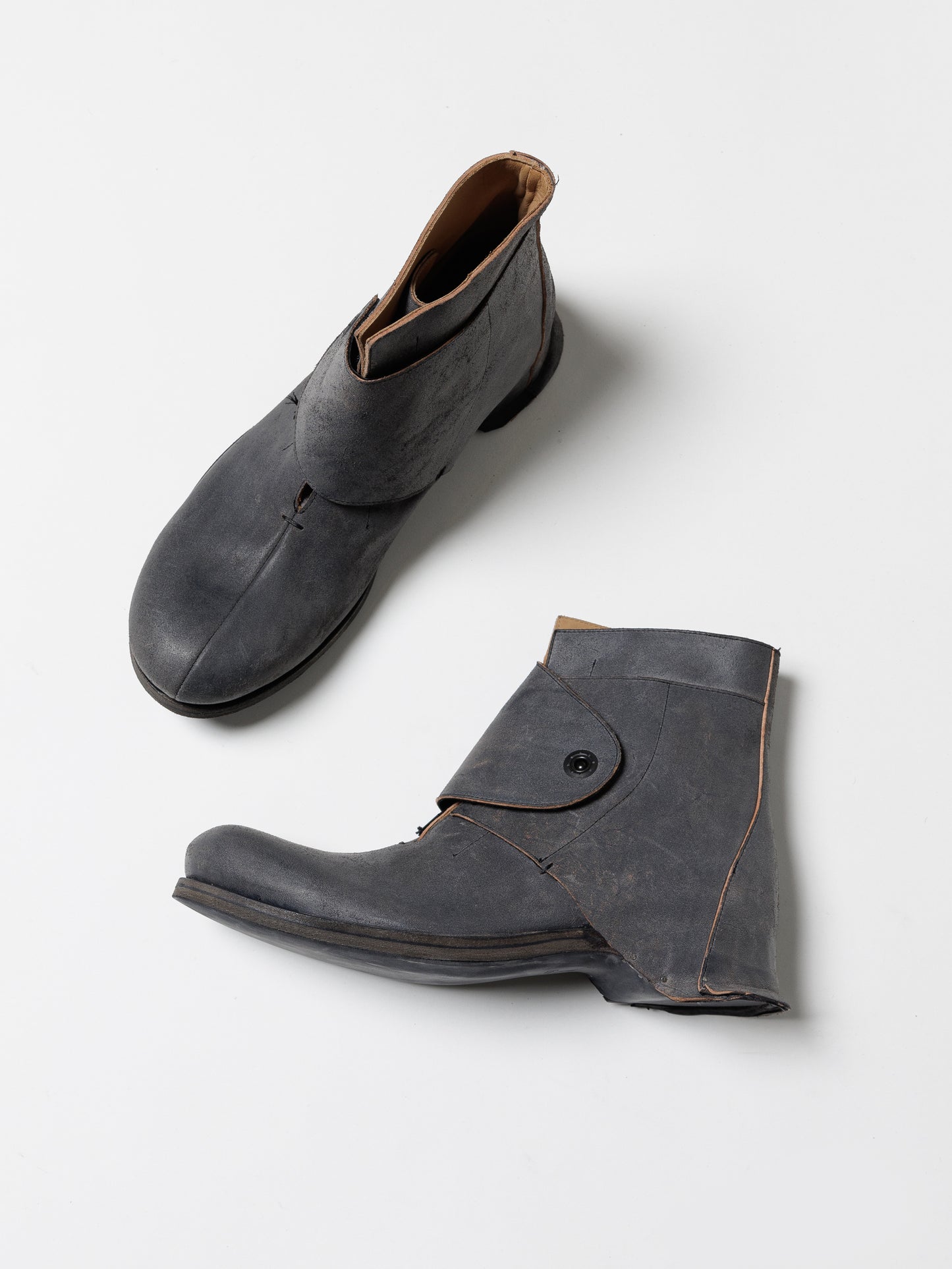 
                  
                    [ISO] camel leather boots
                  
                