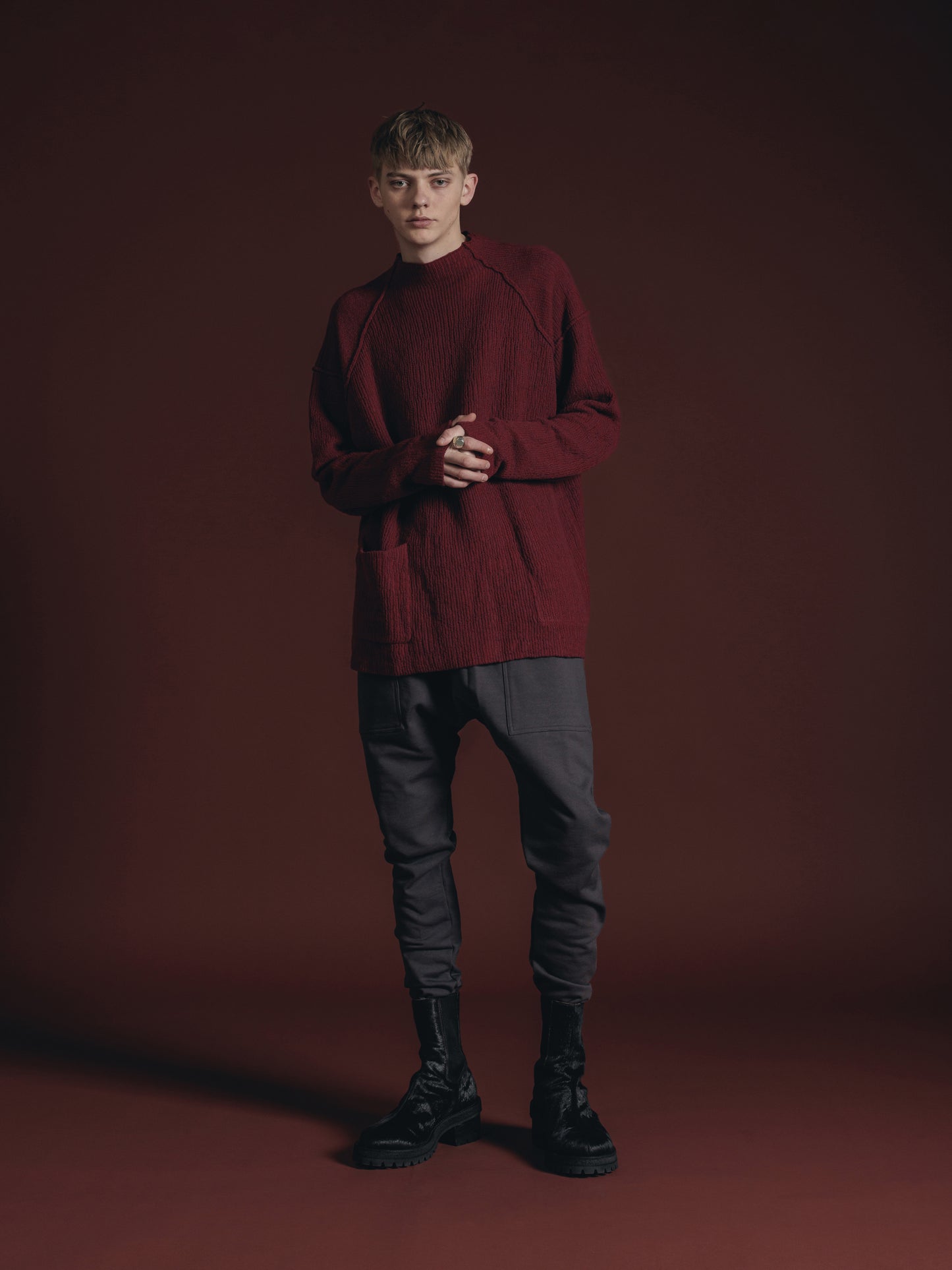 
                  
                    SWEAT SLIM PANTS
                  
                