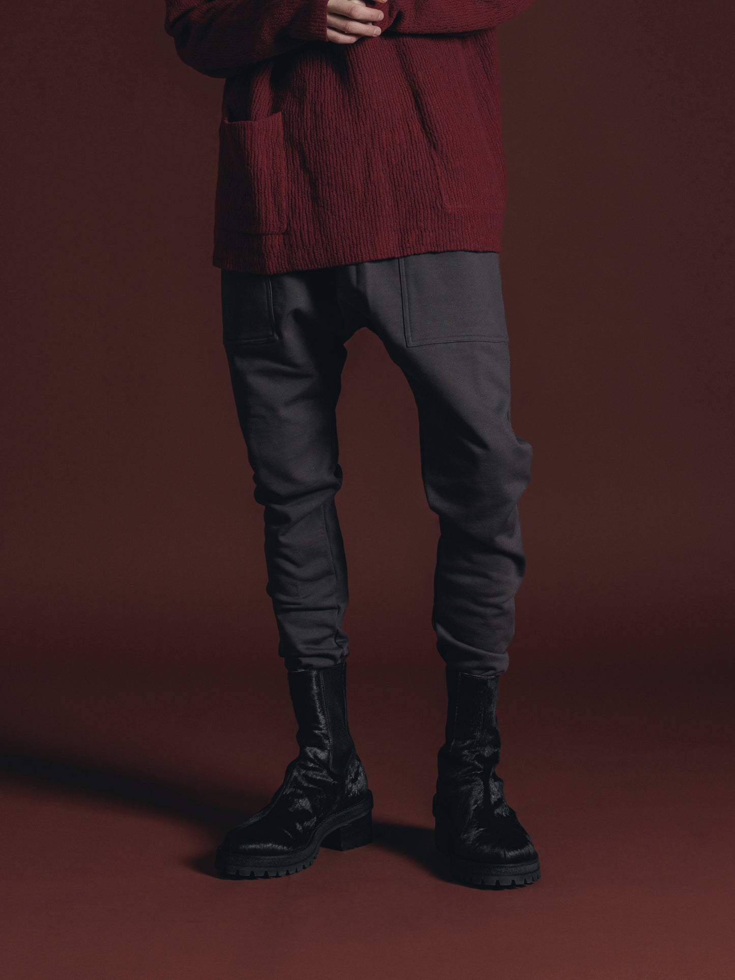 
                  
                    SWEAT SLIM PANTS
                  
                