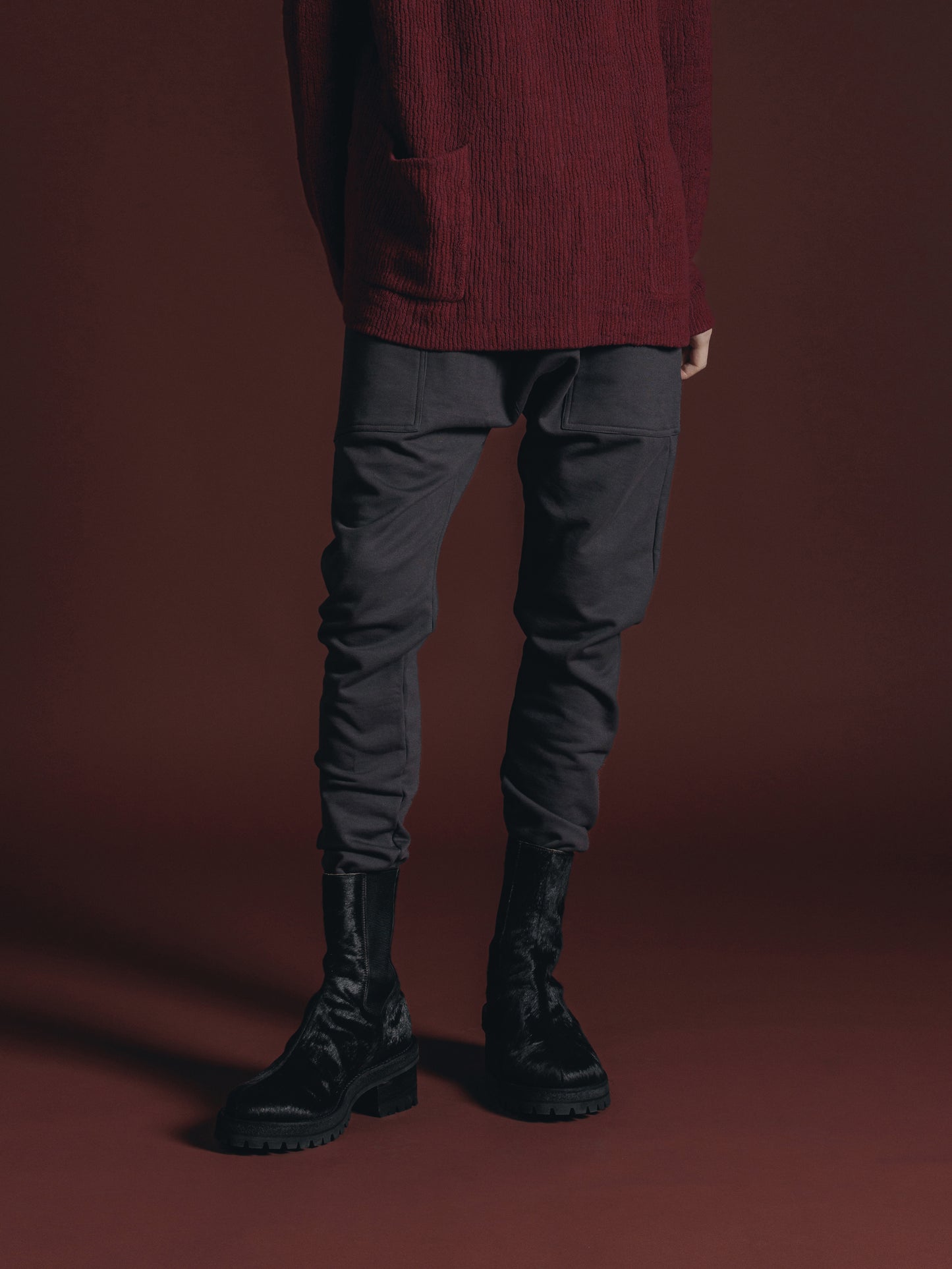 
                  
                    SWEAT SLIM PANTS
                  
                