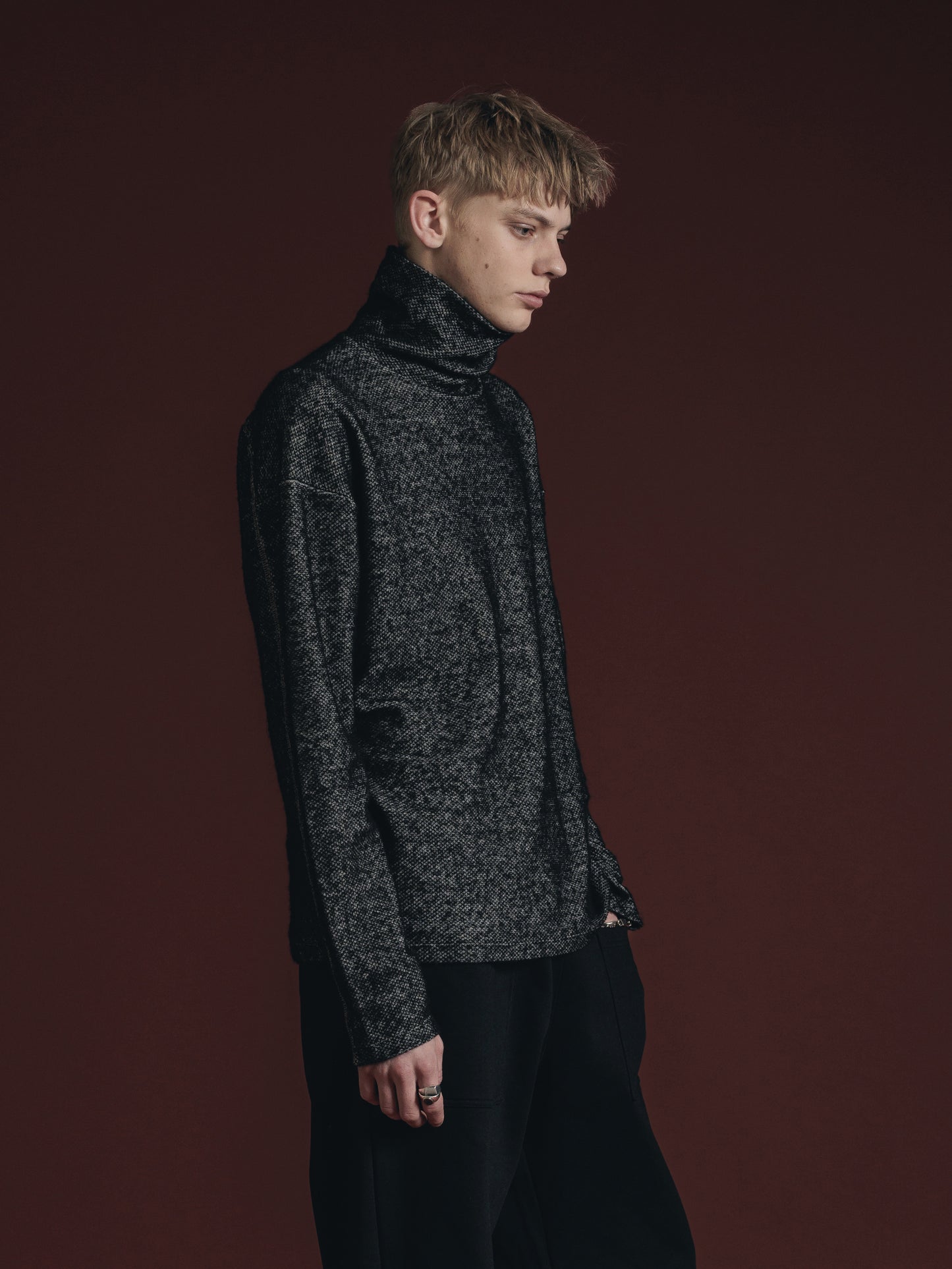 
                  
                    WOOL MIX JERSEY TURTLE-NECK L/S
                  
                