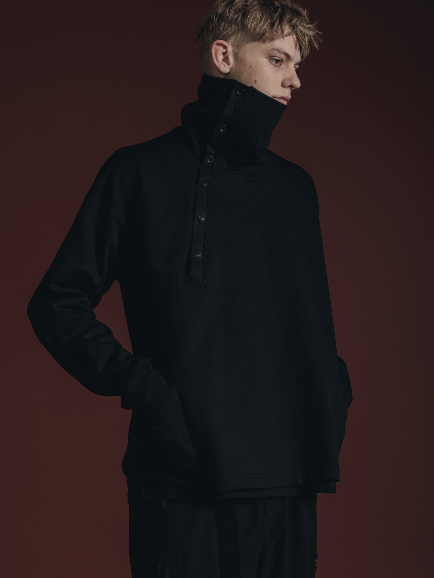 
                  
                    SWEAT PULLOVER SHIRT
                  
                
