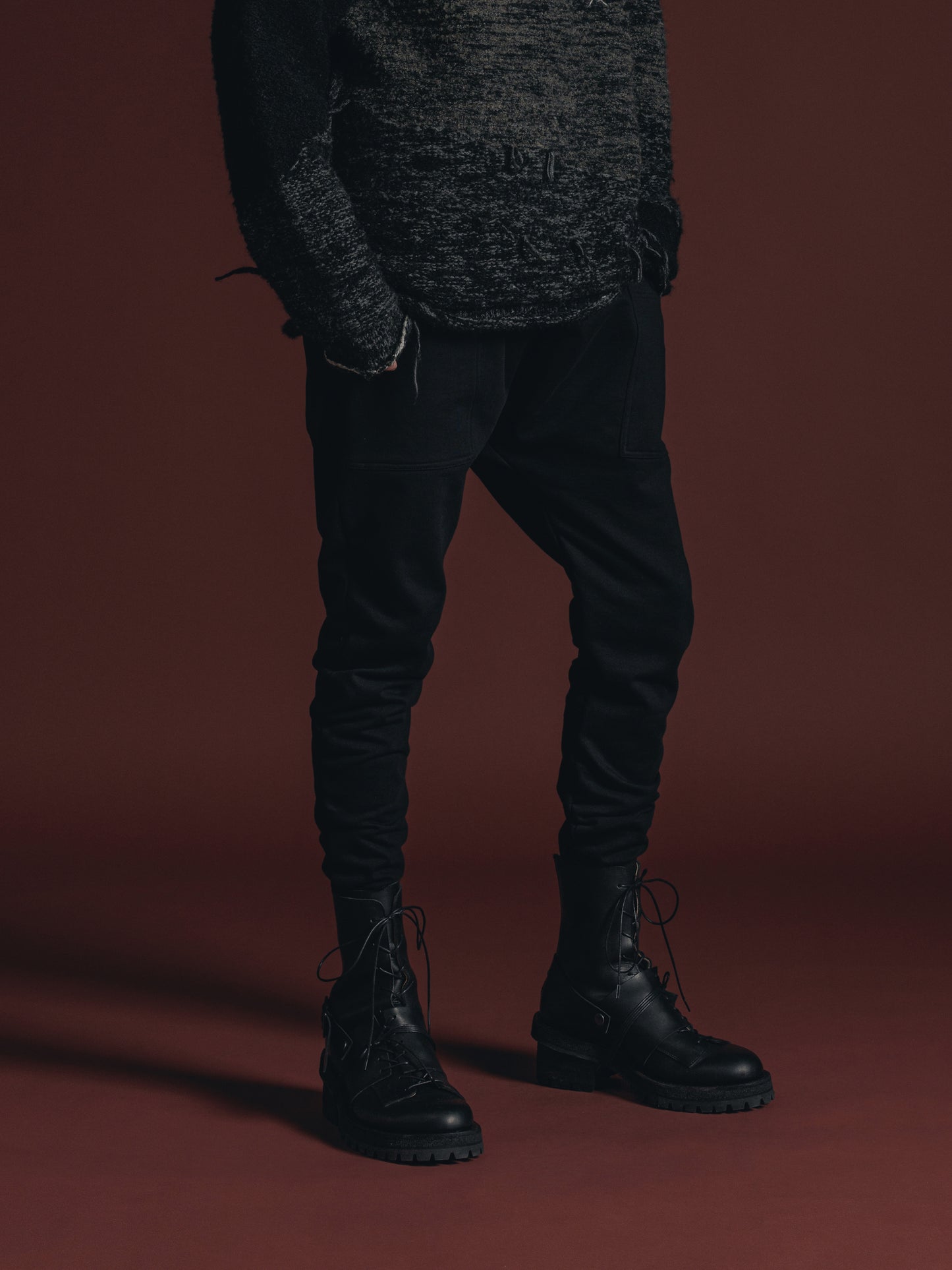 
                  
                    SWEAT SLIM PANTS
                  
                
