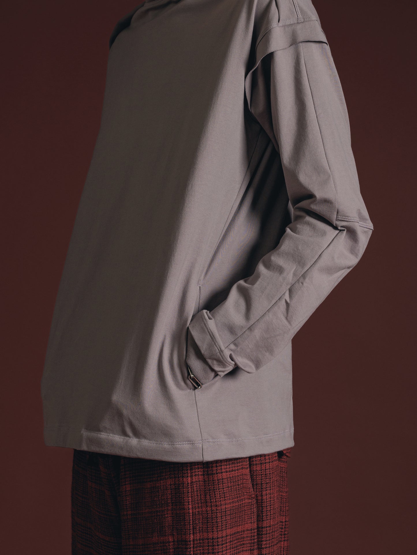 
                  
                    COTTON JERSEY LAYERED L/S T-SHIRT
                  
                