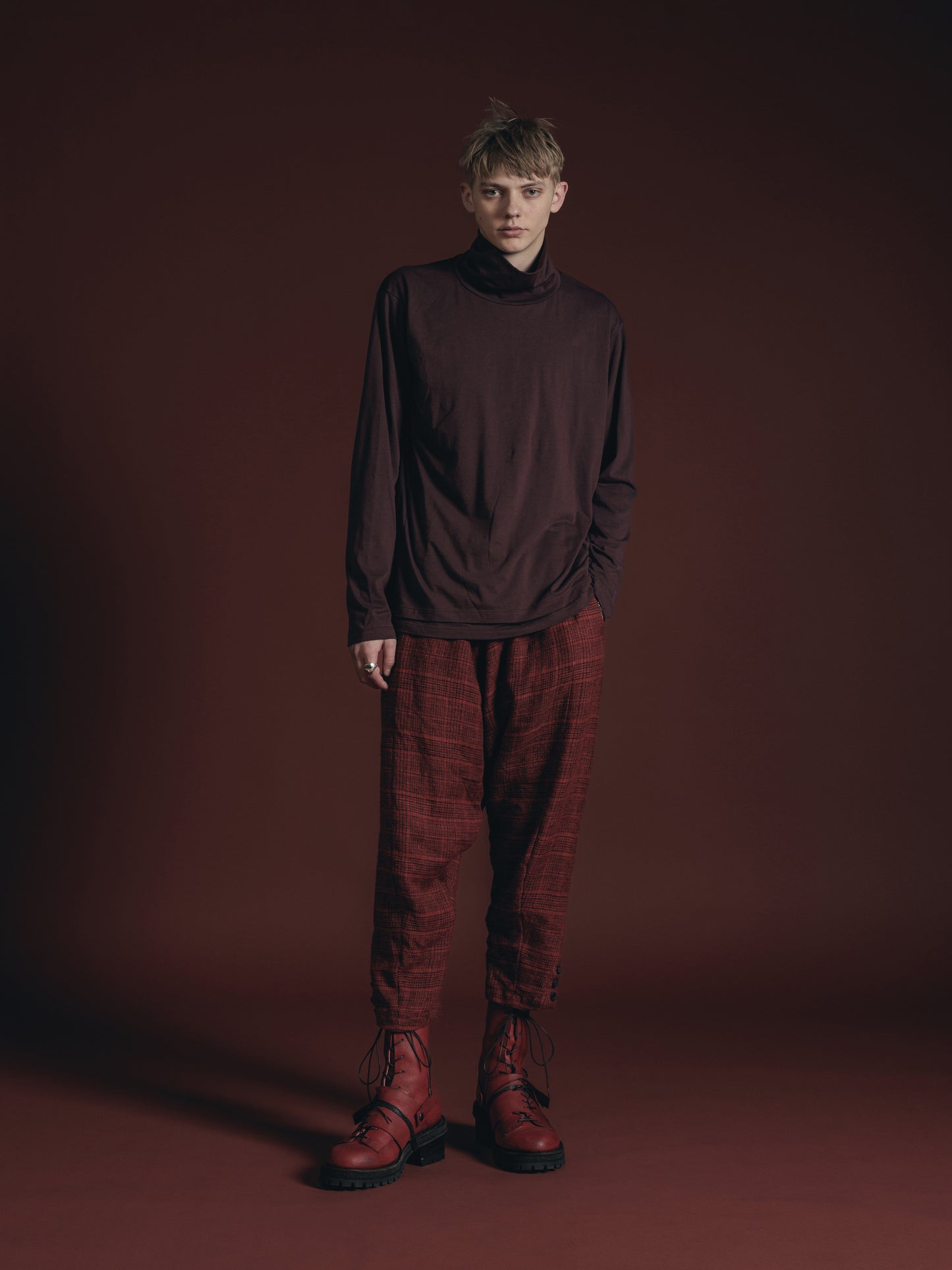 
                  
                    COTTON/CASHMERE TURTLE-NECK L/S
                  
                