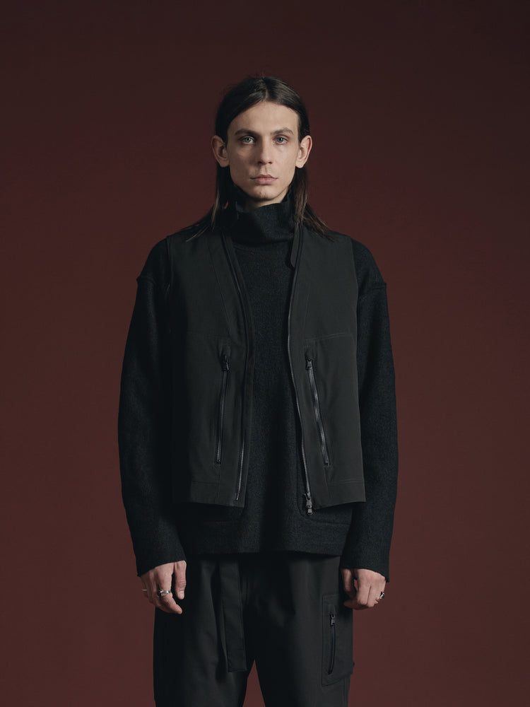 
                  
                    WATER REPELLENT VEST
                  
                