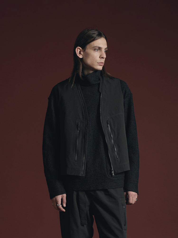 
                  
                    WATER REPELLENT VEST
                  
                