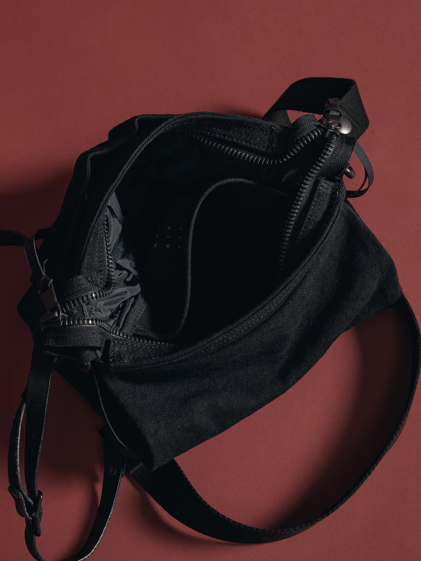 
                  
                    SMALL SHOULDER BAG
                  
                
