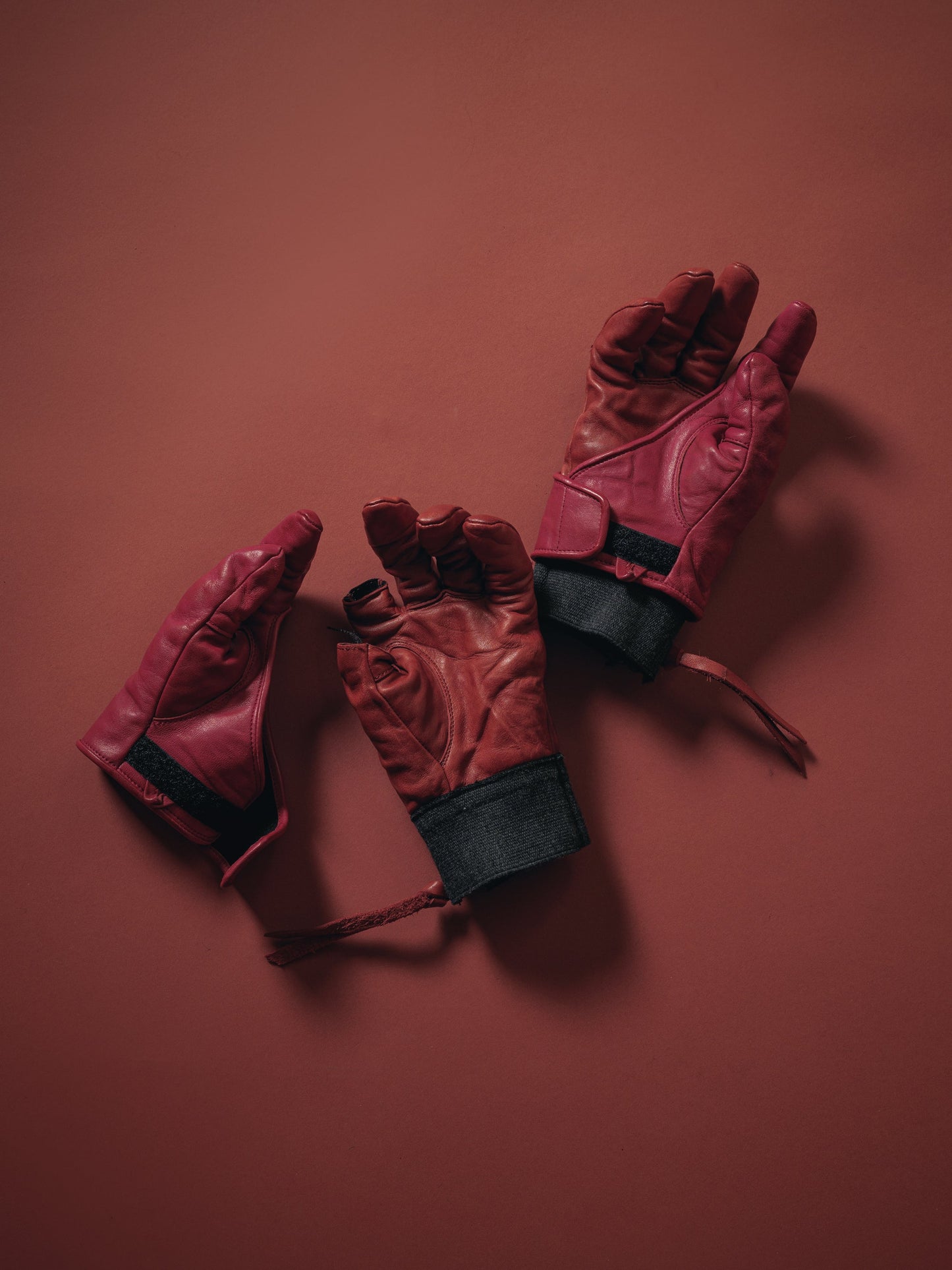 
                  
                    × D.HYGEN LAYERED LEATHER GLOVES
                  
                