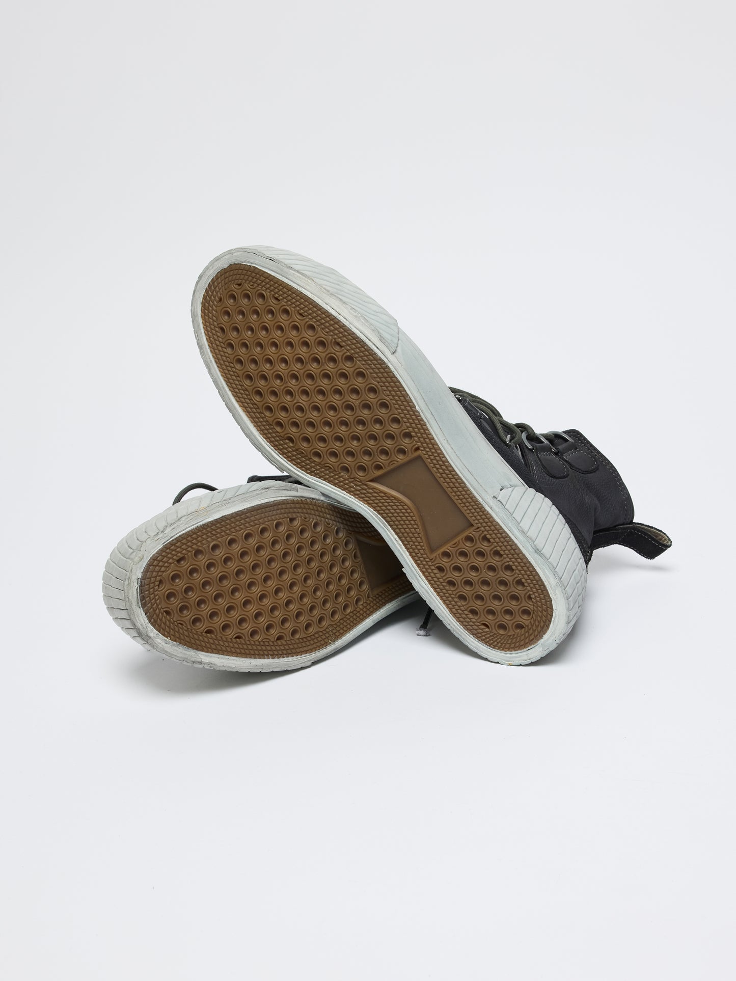 
                  
                    [ISO] object dye sheep leather sneakers
                  
                