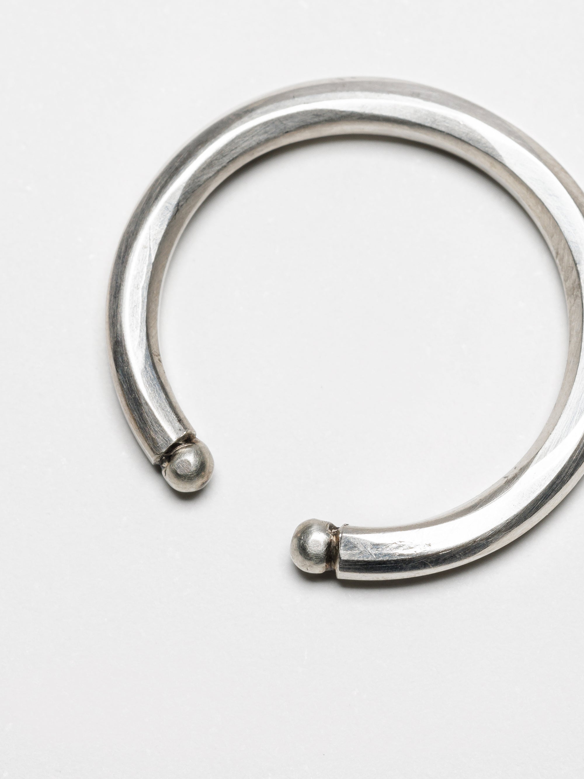 WERKSTATT MUNCHEN ピアス 美品 WERKSTATT:MUNCHEN - 【残り一点】Studs Facettes Hammered