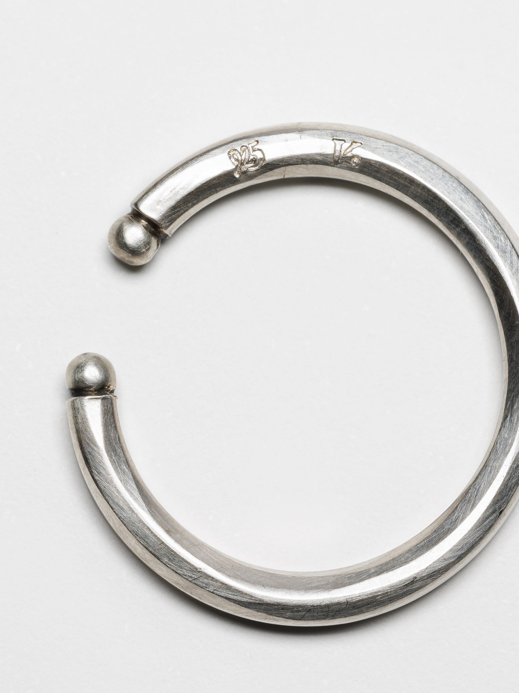 WERKSTATT MUNCHEN ピアス 美品 WERKSTATT:MUNCHEN - 【残り一点】Studs Facettes Hammered