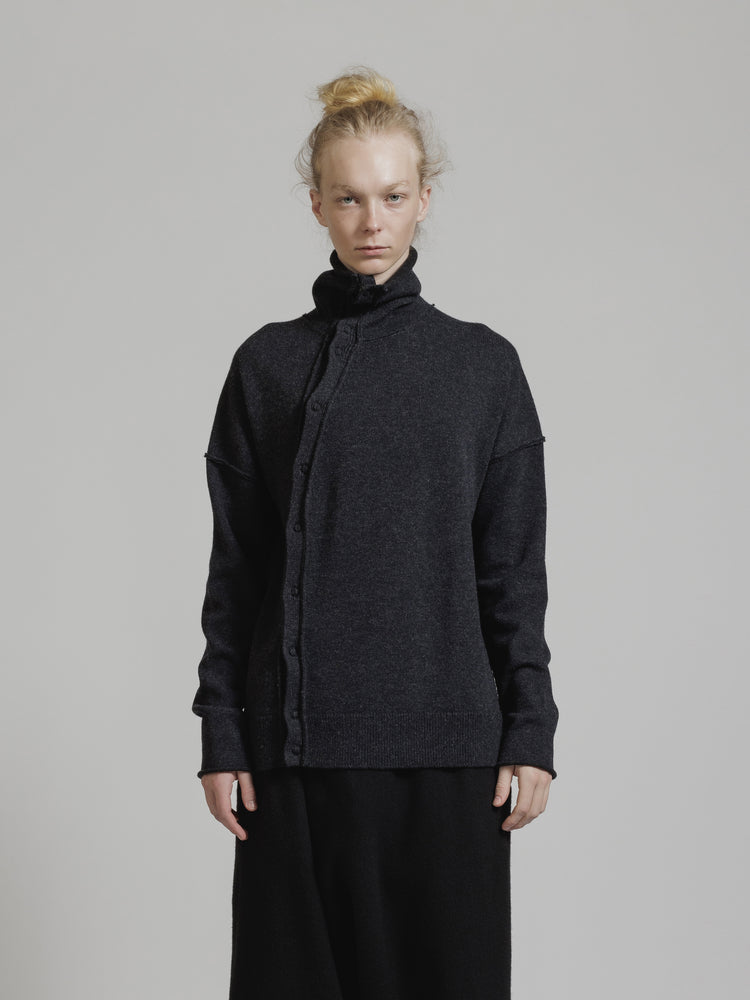 
                  
                    PLATING STITCH HIGH NECK KNIT CARDIGAN
                  
                