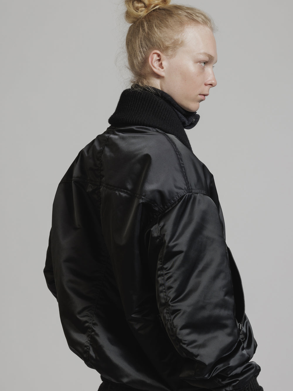 THE VIRIDI-ANNE（ザ ヴィリディアン） TVA 24AW WATER-REPELLENT NYLON BOMBER  JACKET（撥水ナイロンボンバージャケット） – The Viridi-anne