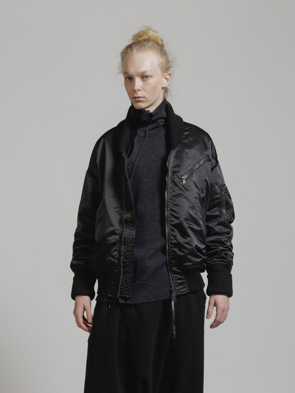 THE VIRIDI-ANNE（ザ ヴィリディアン） TVA 24AW WATER-REPELLENT NYLON BOMBER JACKET（撥水 ナイロンボンバージャケット） – The Viridi-anne