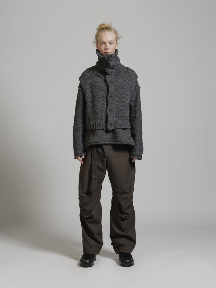 
                  
                    HIGH NECK KNIT VEST
                  
                