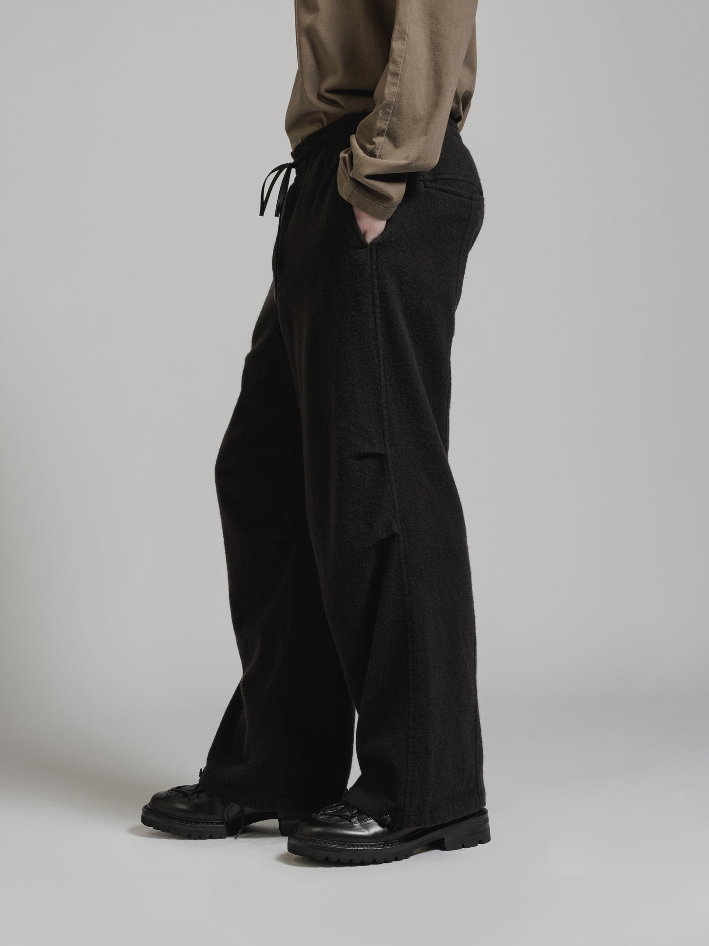 
                  
                    OBJECT DYE WOOL WIDE PANTS
                  
                