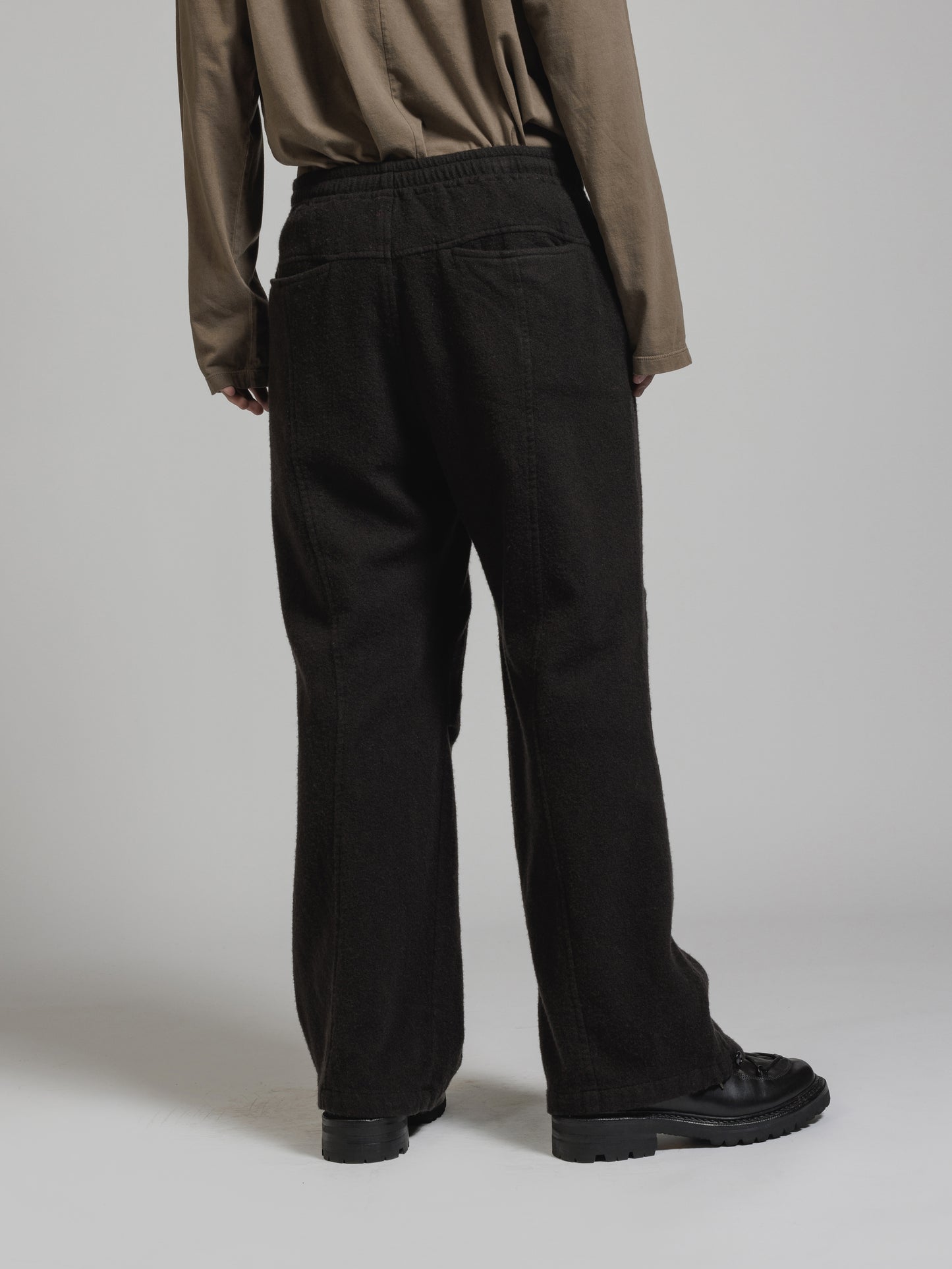 
                  
                    OBJECT DYE WOOL WIDE PANTS
                  
                
