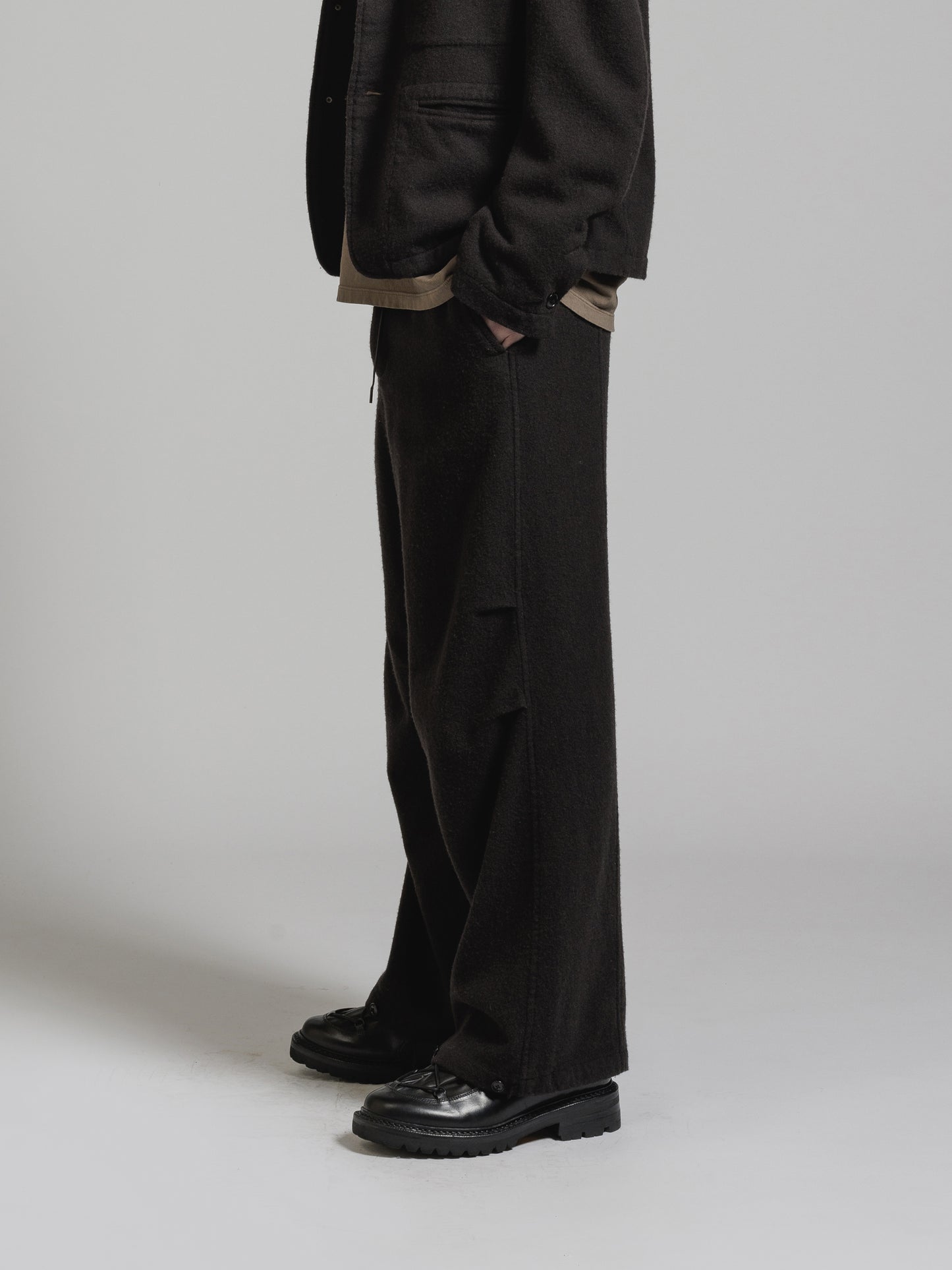 
                  
                    OBJECT DYE WOOL WIDE PANTS
                  
                