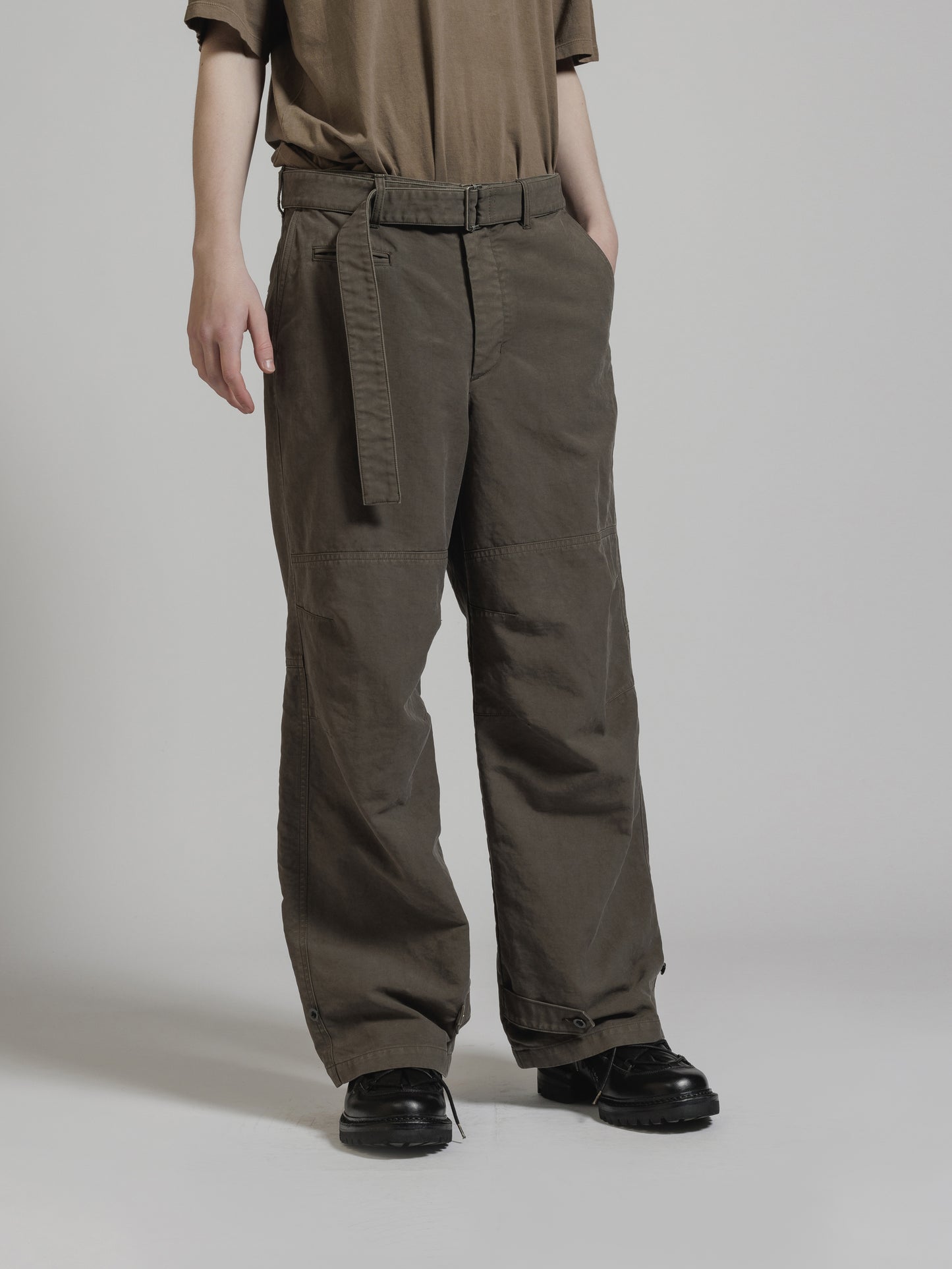 
                  
                    GARMENT DYE COTTON WIDE PANTS
                  
                