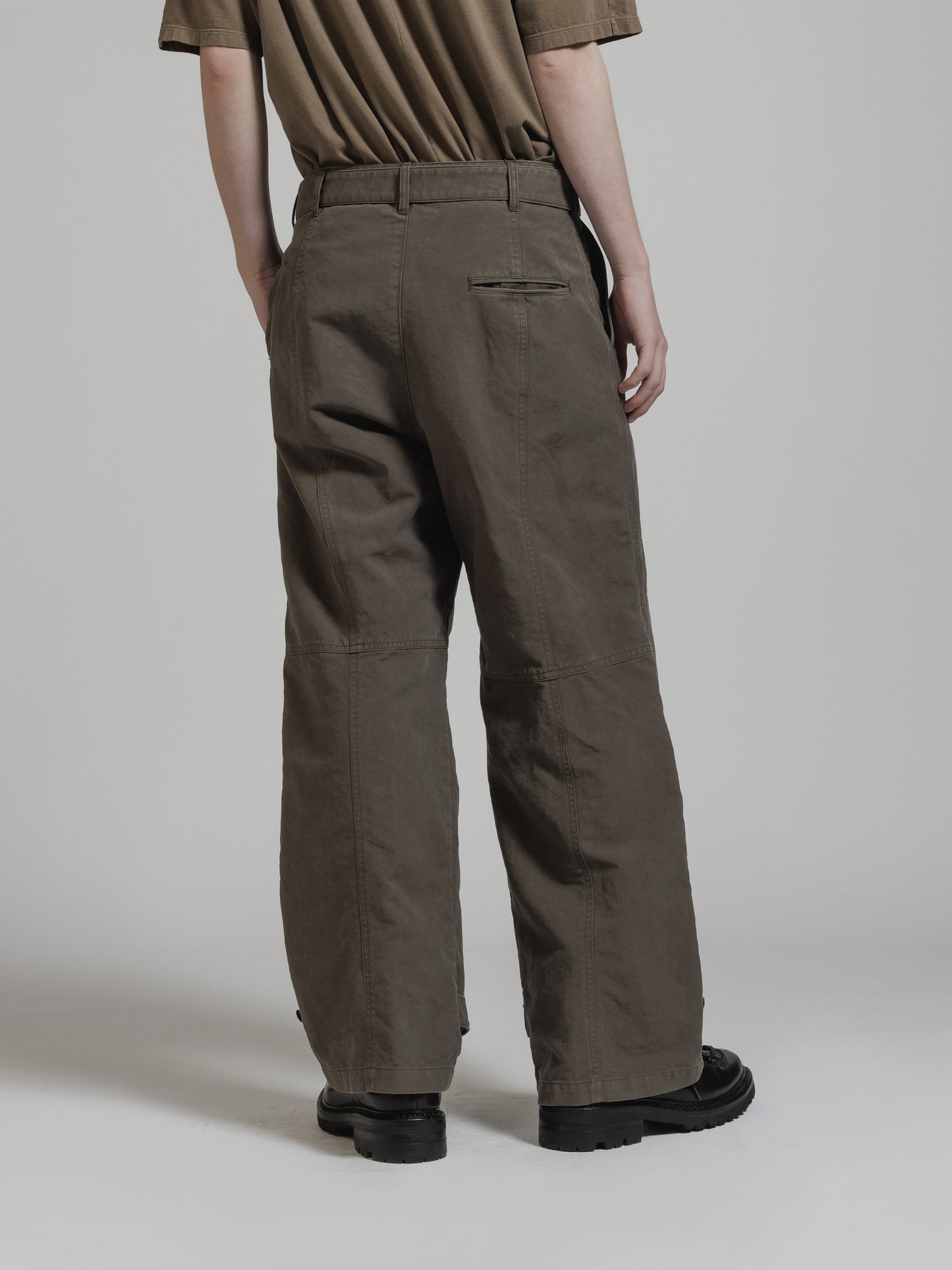 
                  
                    GARMENT DYE COTTON WIDE PANTS
                  
                