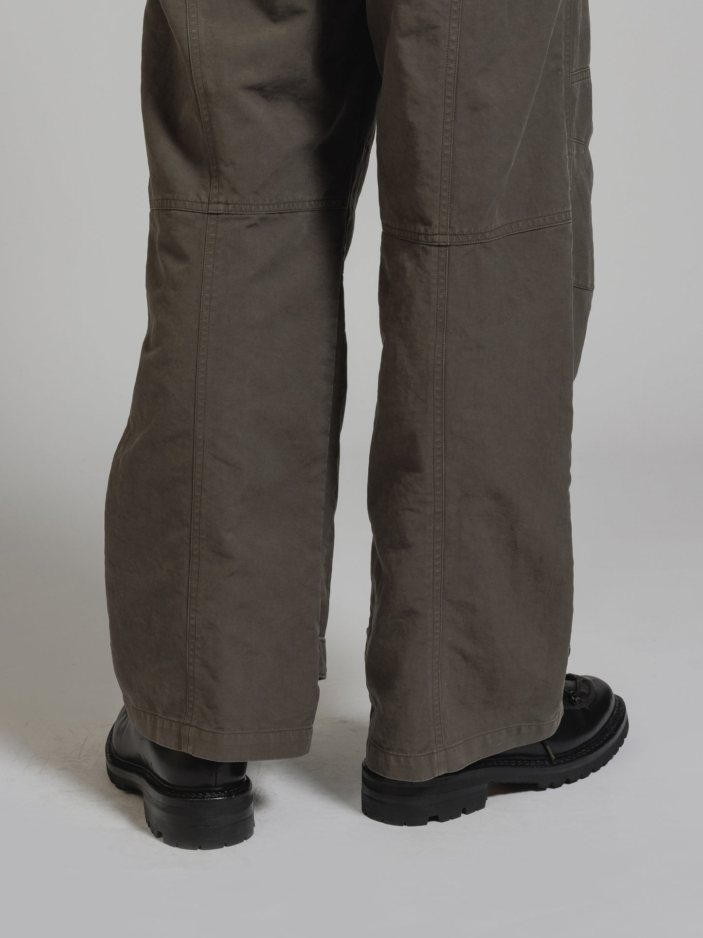 
                  
                    GARMENT DYE COTTON WIDE PANTS
                  
                
