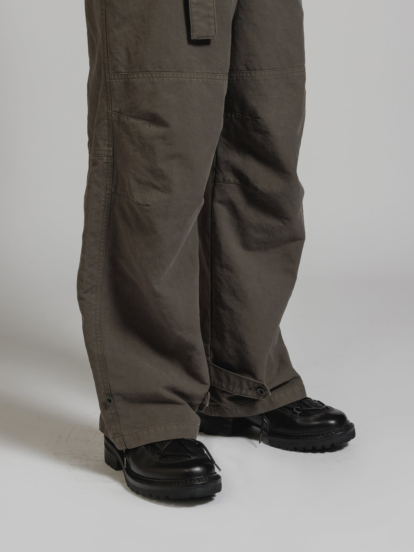 
                  
                    GARMENT DYE COTTON WIDE PANTS
                  
                