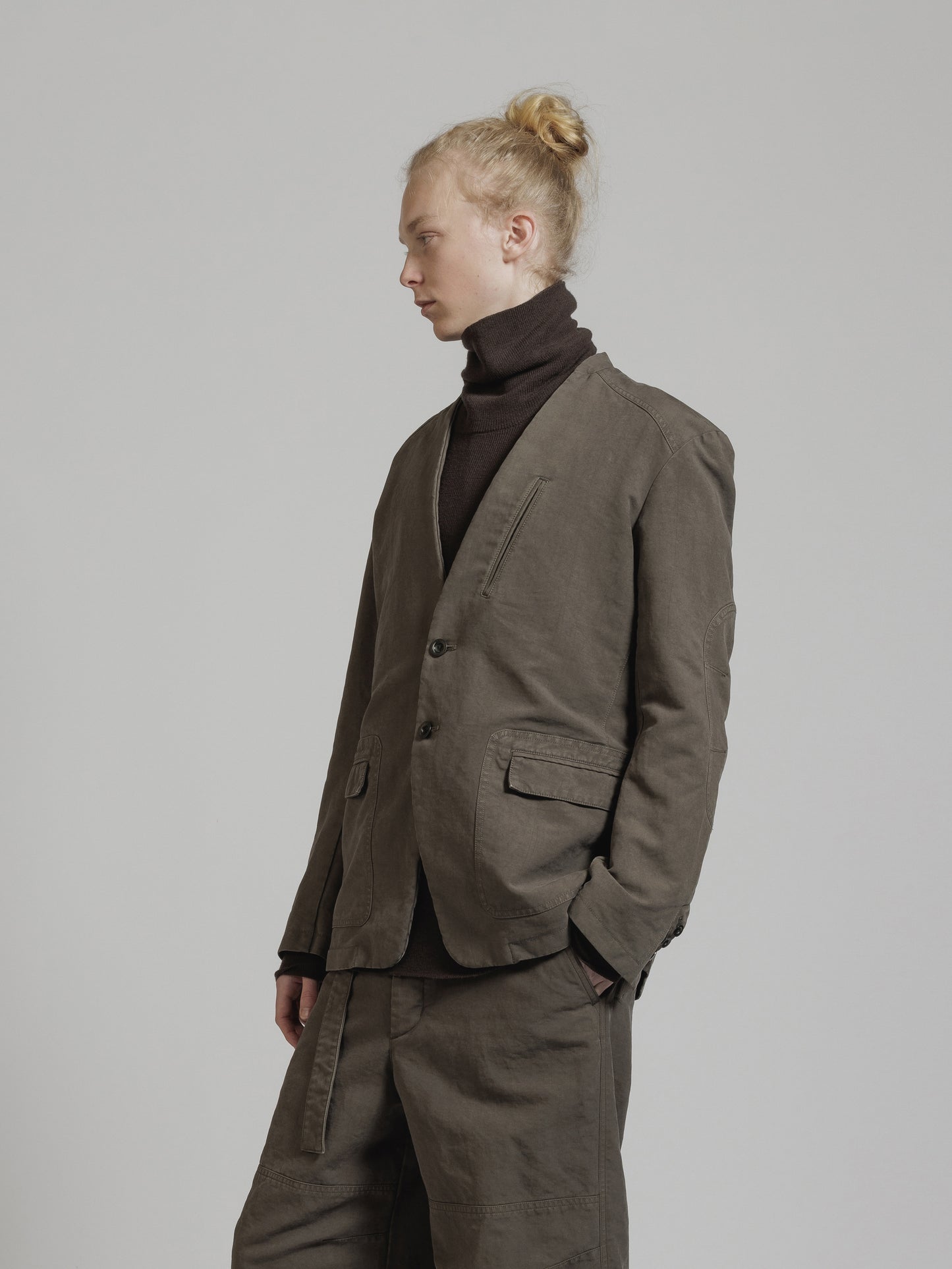 
                  
                    GARMENT DYE COTTON COLLARLESS BLAZER
                  
                