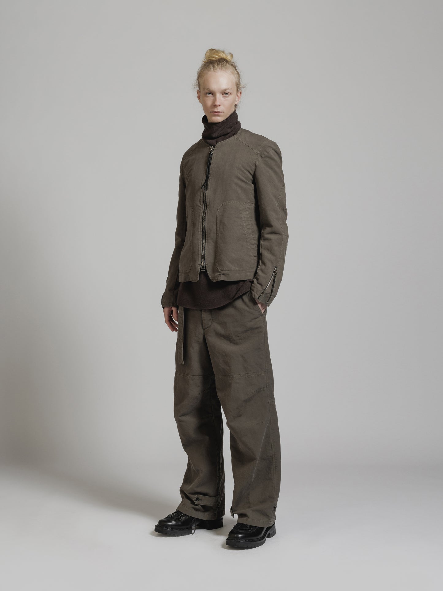 
                  
                    GARMENT DYE COTTON WIDE PANTS
                  
                