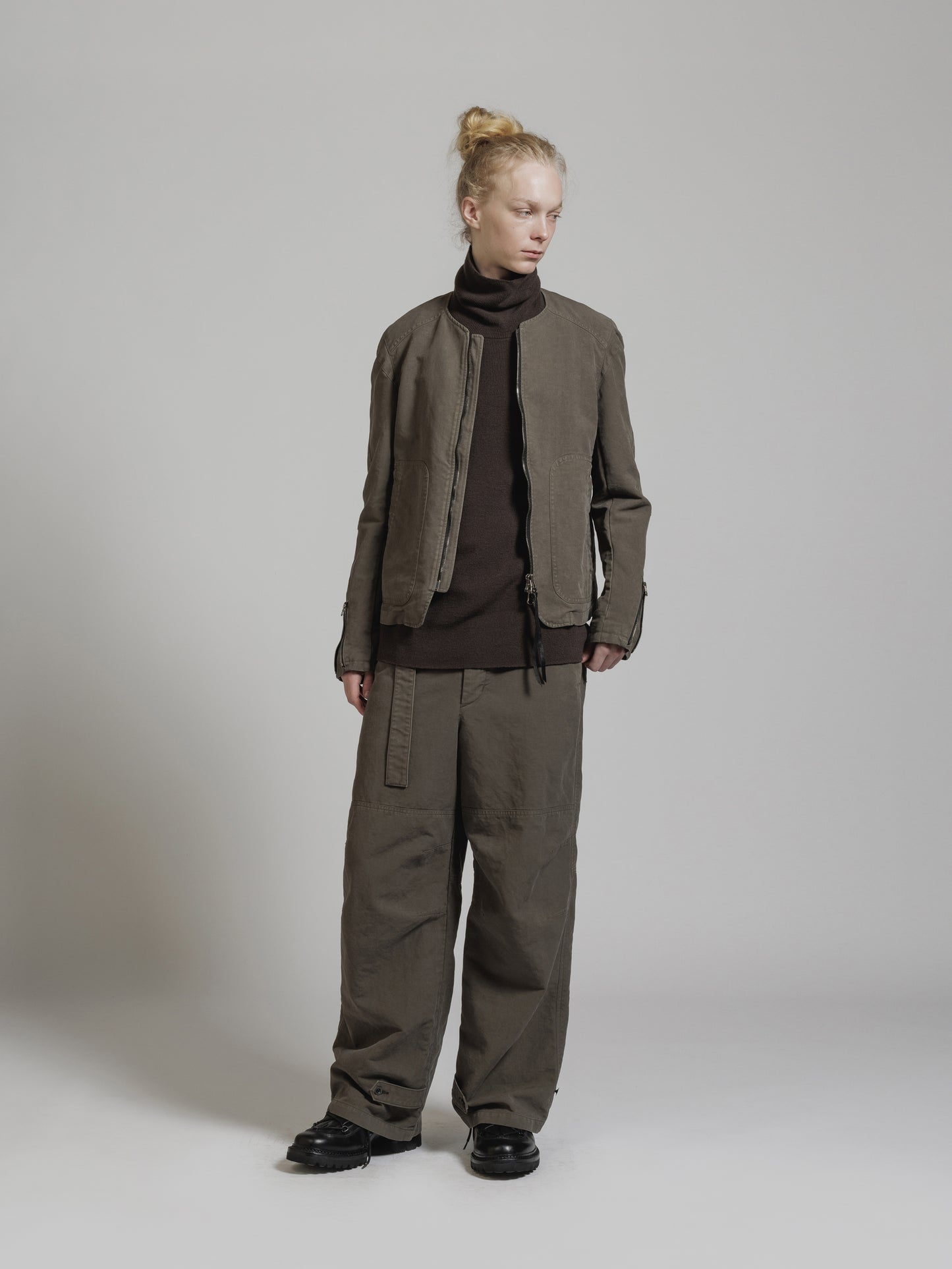 
                  
                    GARMENT DYE COTTON WIDE PANTS
                  
                