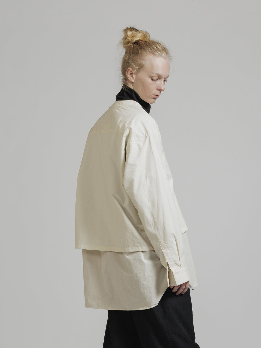 The Viridi-anne レイヤードVネックシャツ