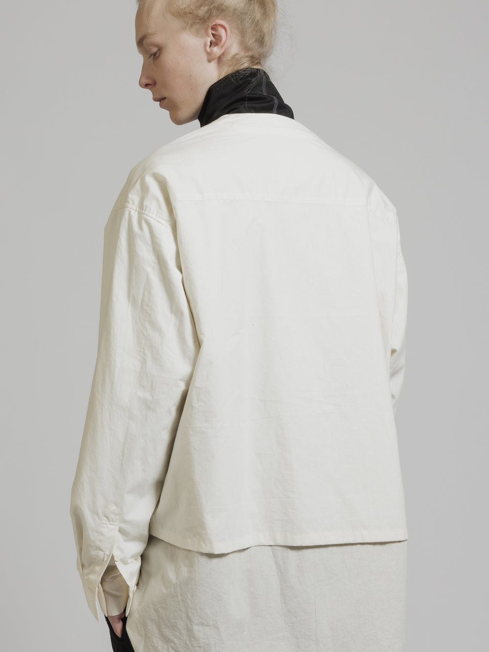 The Viridi-anne レイヤードVネックシャツ