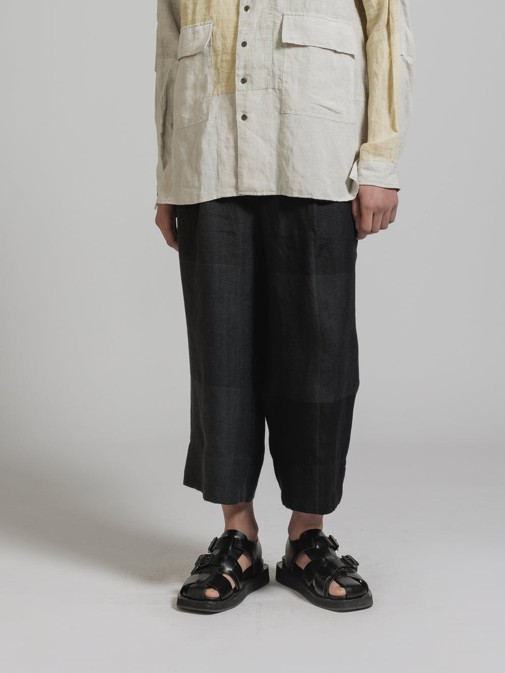 BLACK CHECK LINEN WIDE-CROPPED TROUSERS