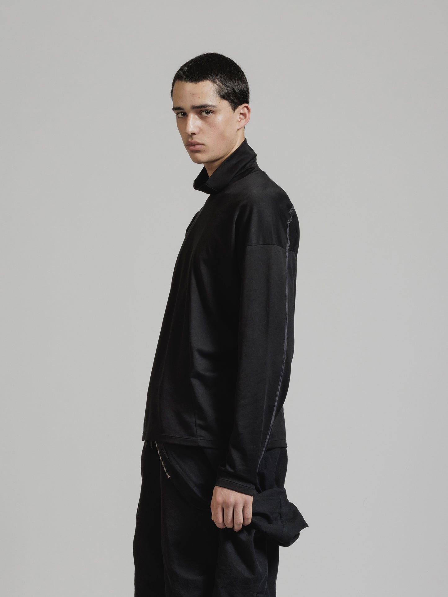 
                  
                    COTTON SMOOTH TURTLENECK L/S
                  
                