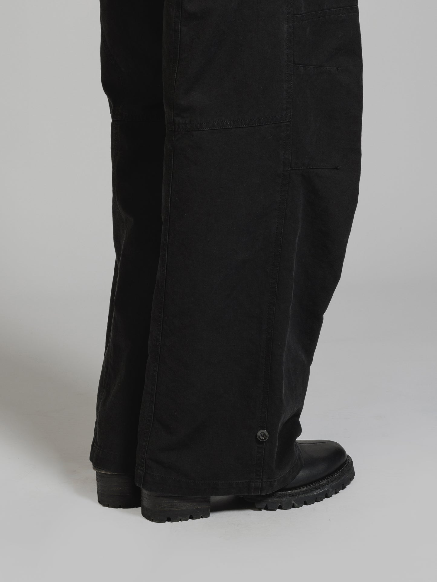 
                  
                    GARMENT DYE COTTON WIDE PANTS
                  
                