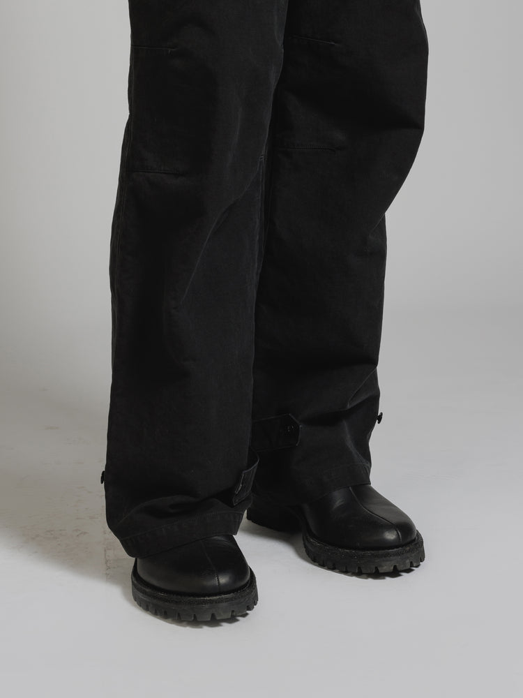 
                  
                    GARMENT DYE COTTON WIDE PANTS
                  
                