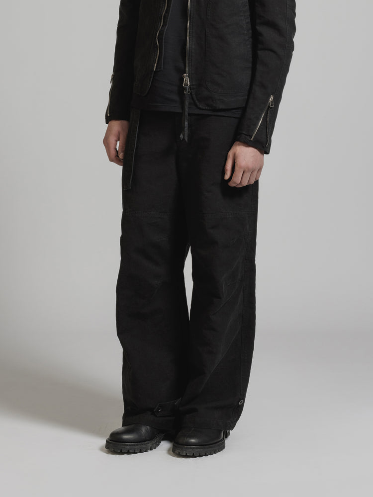 
                  
                    GARMENT DYE COTTON WIDE PANTS
                  
                