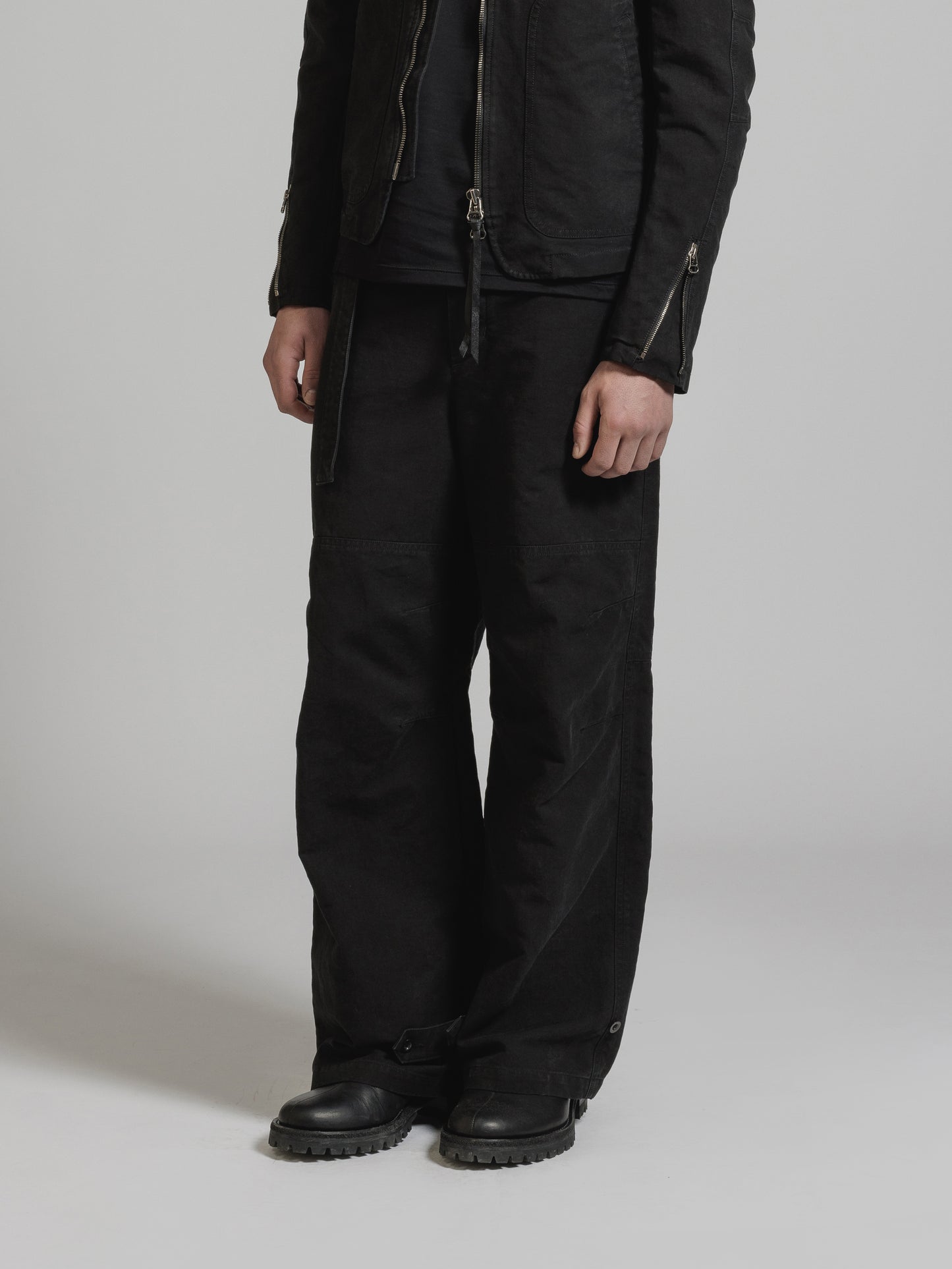 
                  
                    GARMENT DYE COTTON WIDE PANTS
                  
                