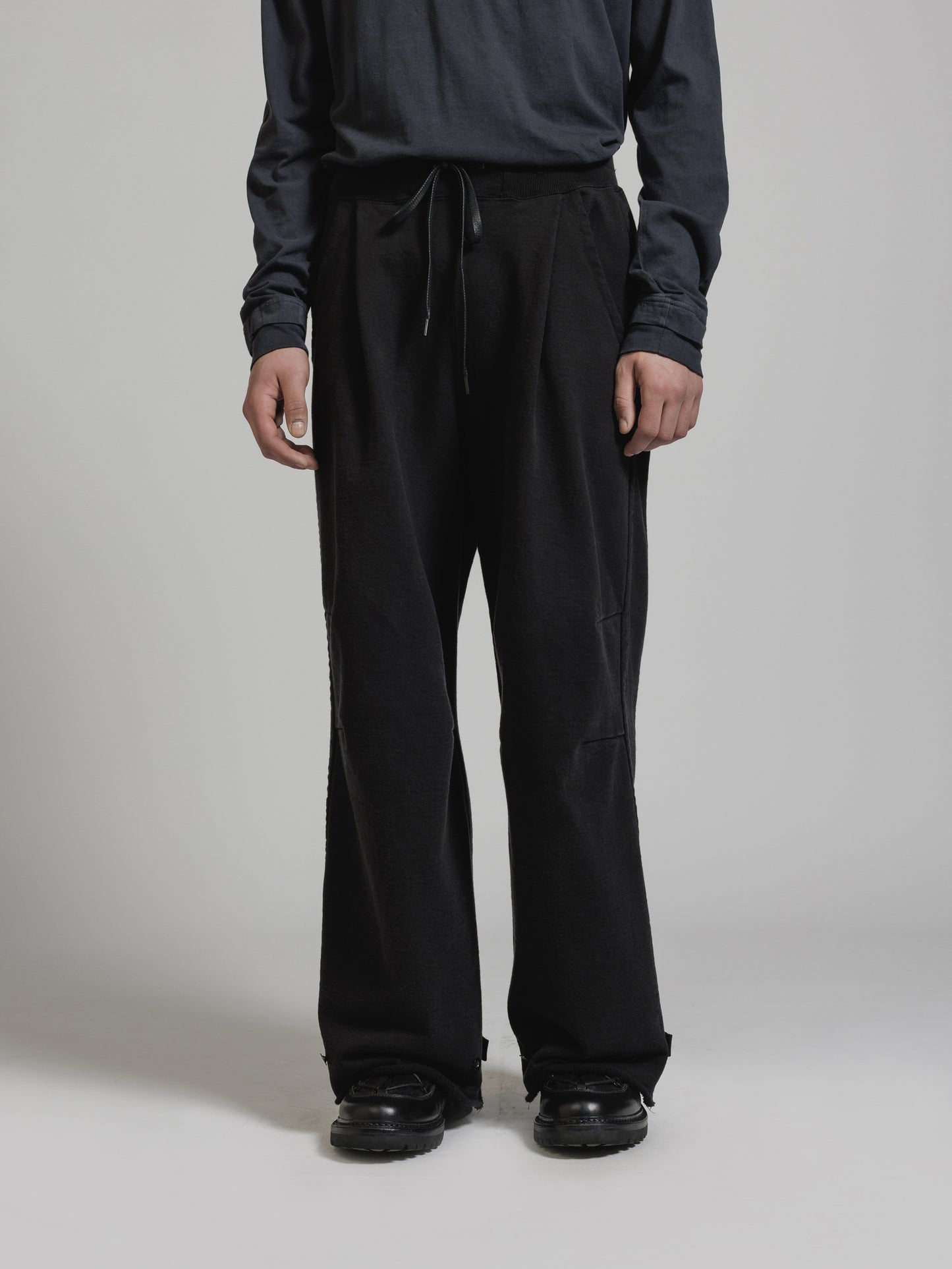 
                  
                    GARMENT DYE HEAVY JERSEY WIDE SWEAT PANTS
                  
                