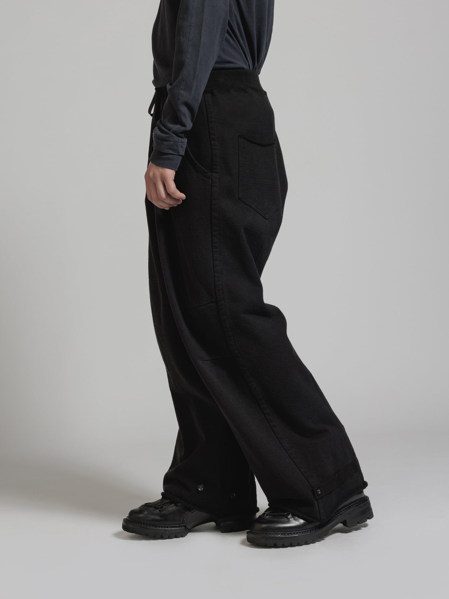 
                  
                    GARMENT DYE HEAVY JERSEY WIDE SWEAT PANTS
                  
                