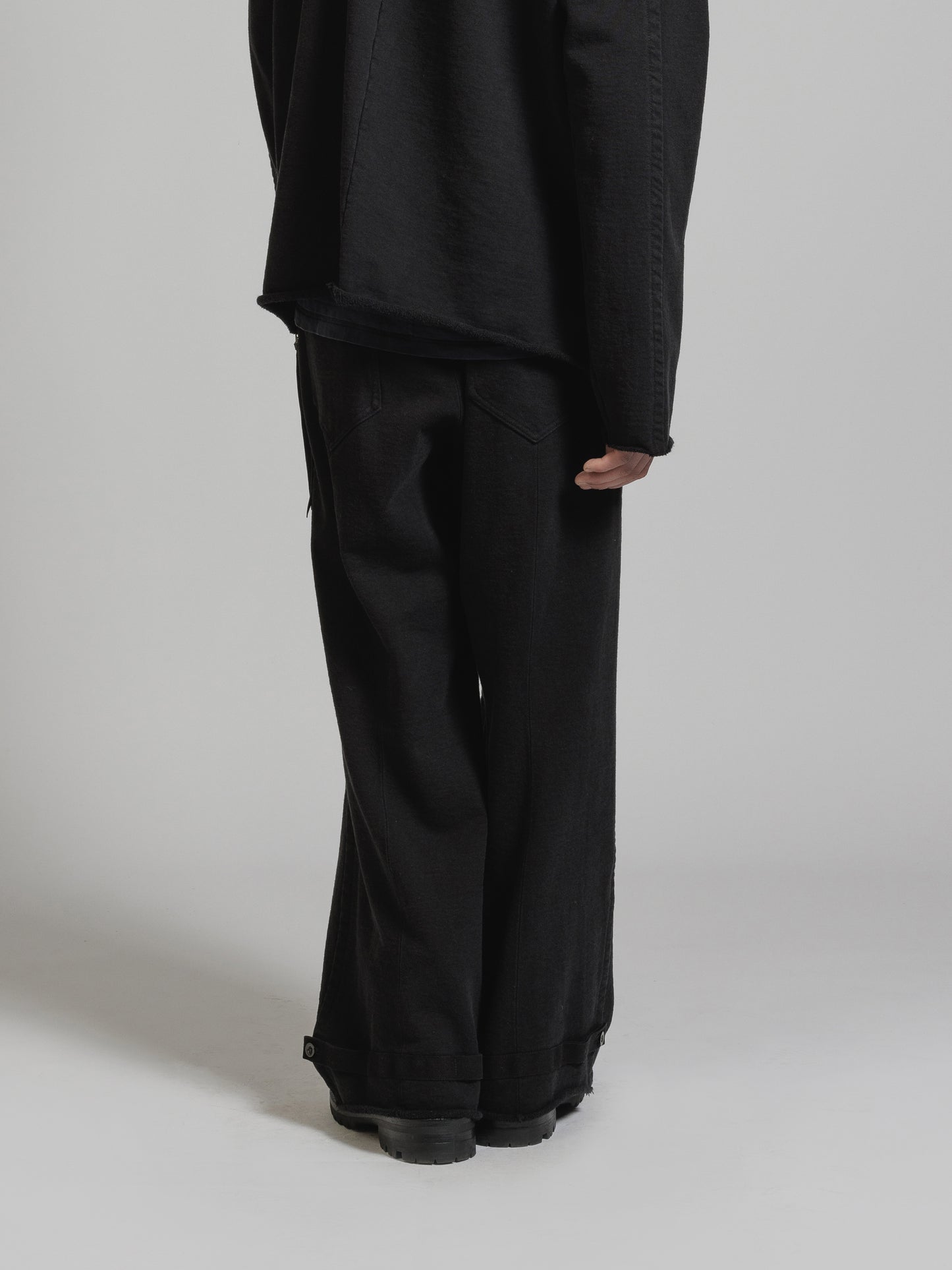 
                  
                    GARMENT DYE HEAVY JERSEY WIDE SWEAT PANTS
                  
                