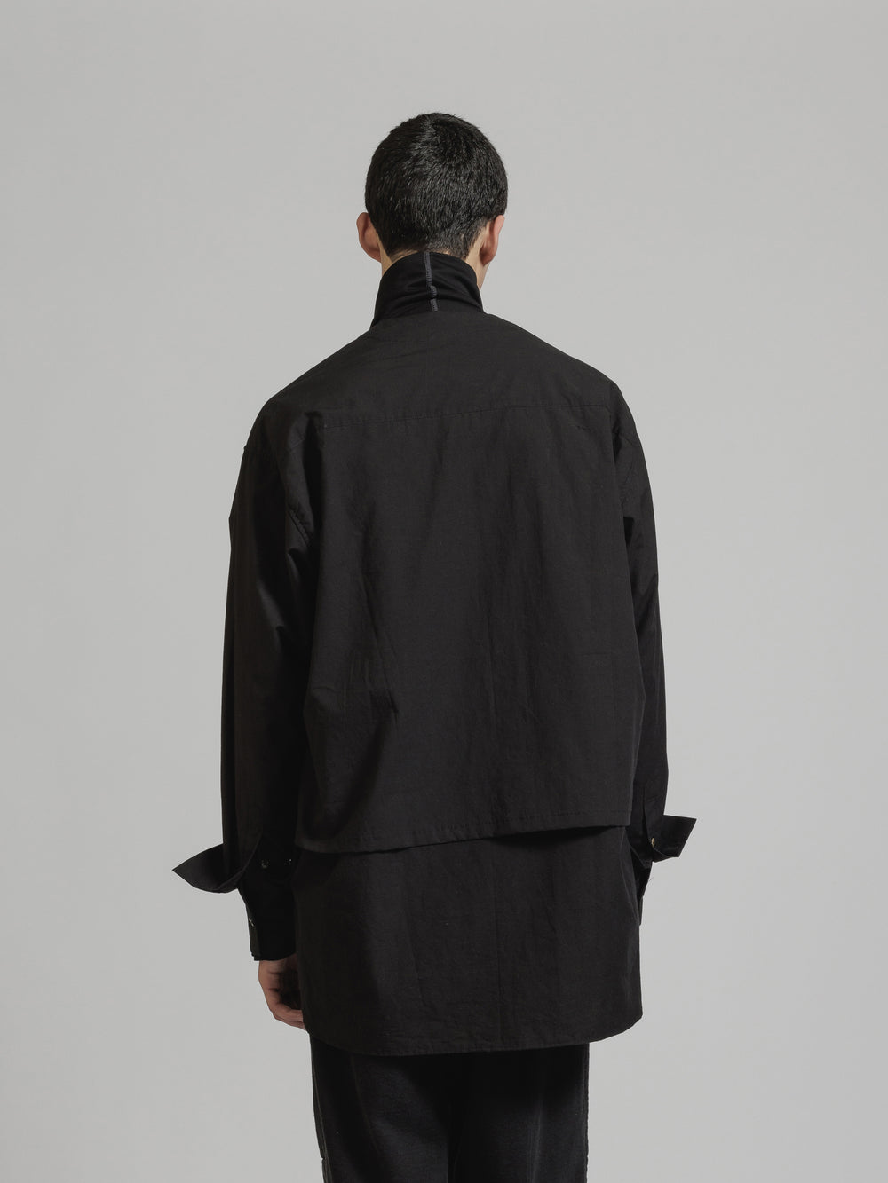 The Viridi-anne レイヤードVネックシャツ The Viridi-anne レイヤードVネックシャツ
