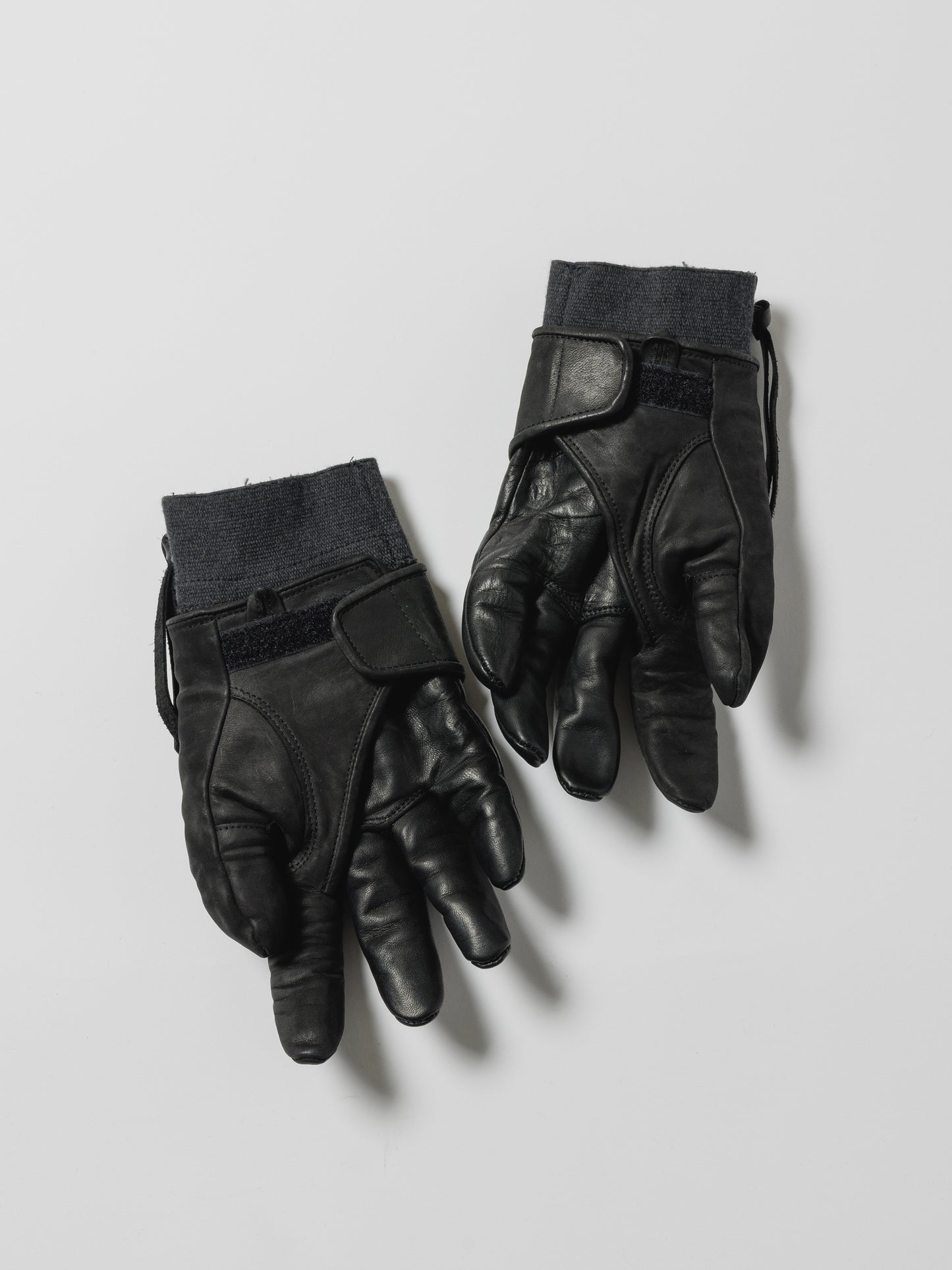 
                  
                    × D.HYGEN LAYERED LEATHER GLOVES
                  
                