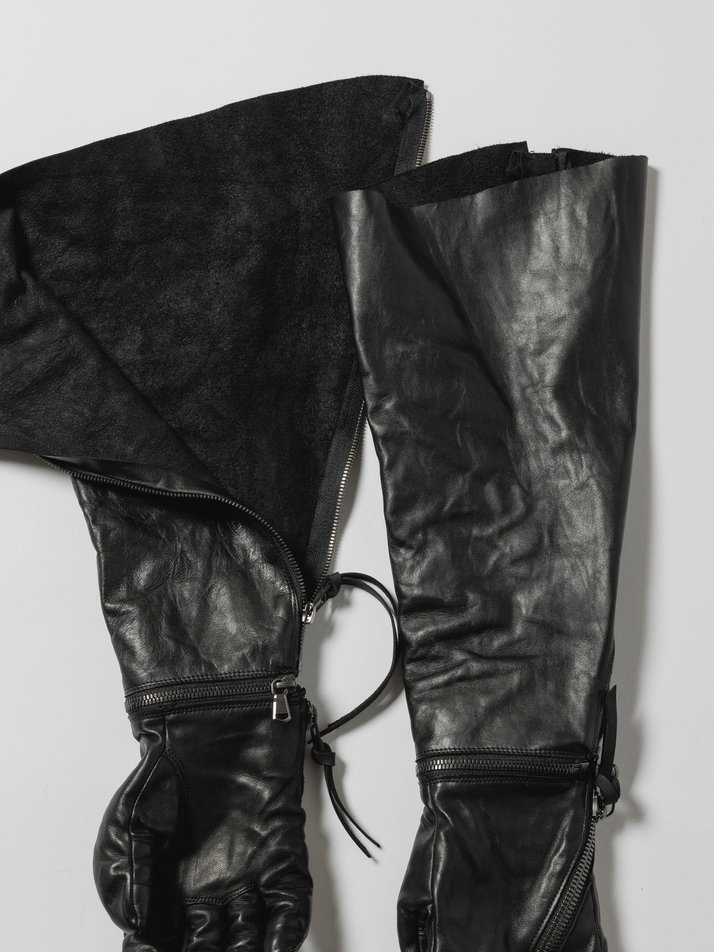 
                  
                    × D.HYGEN LONG LEATHER GLOVES
                  
                
