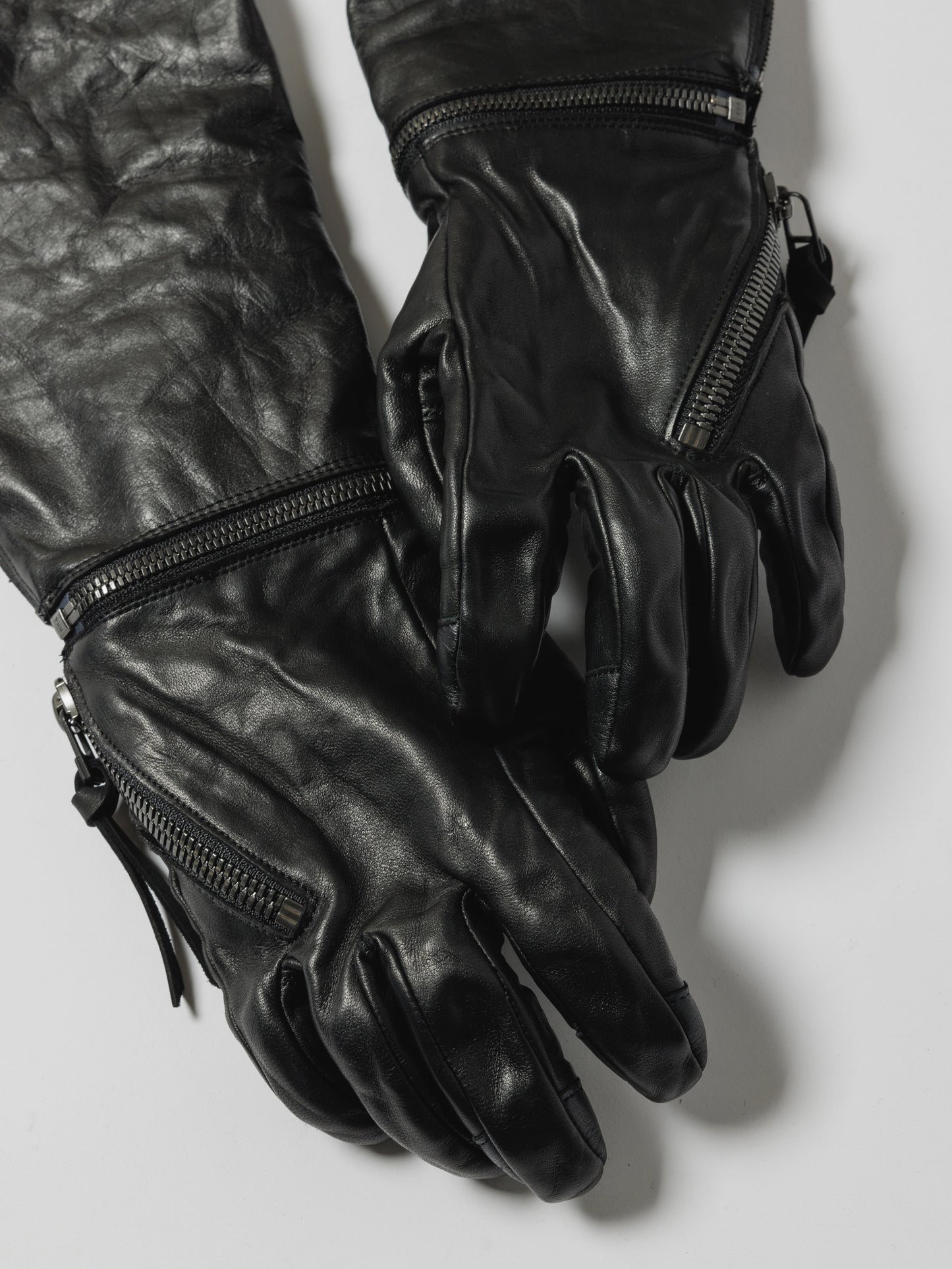 
                  
                    × D.HYGEN LONG LEATHER GLOVES
                  
                
