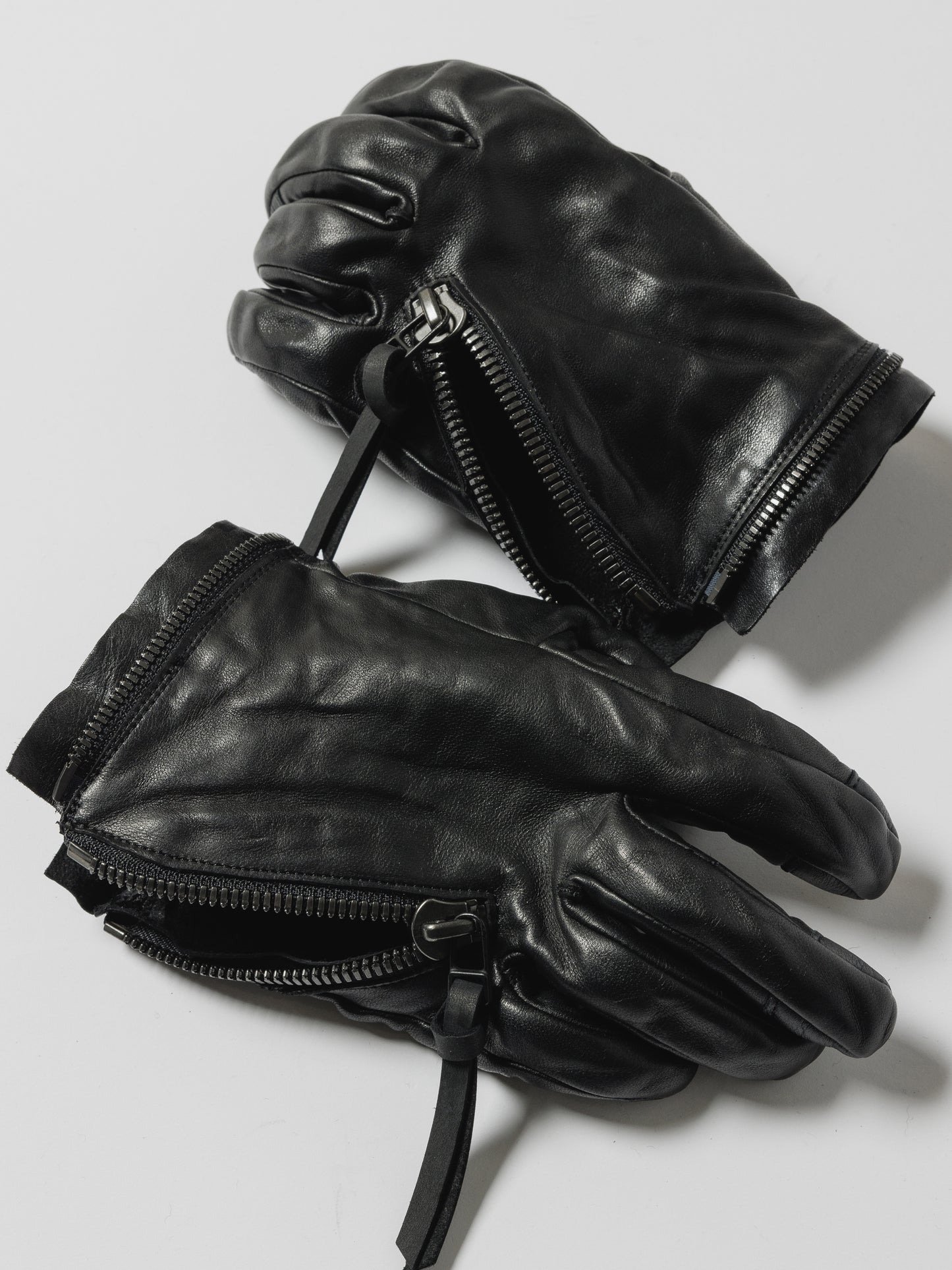 
                  
                    × D.HYGEN LONG LEATHER GLOVES
                  
                