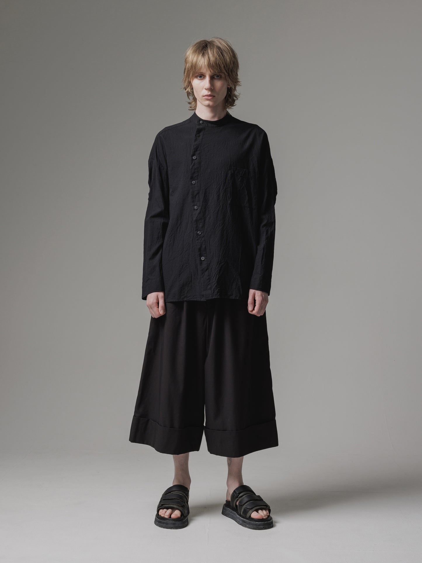 
                  
                    [ISO] cotton gabardine baggy cropped trousers
                  
                